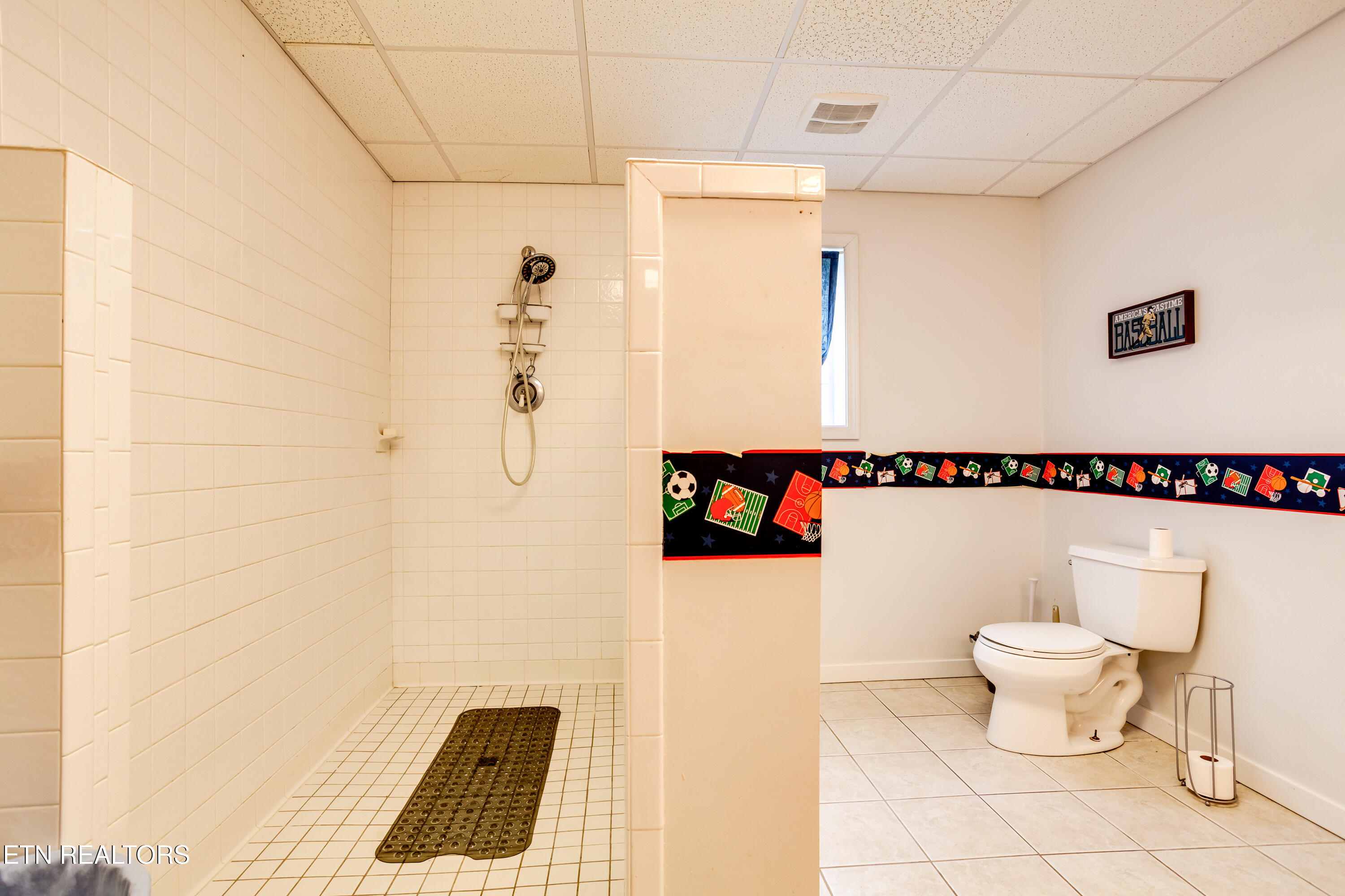 949 Hill Street Jellico TN 37762