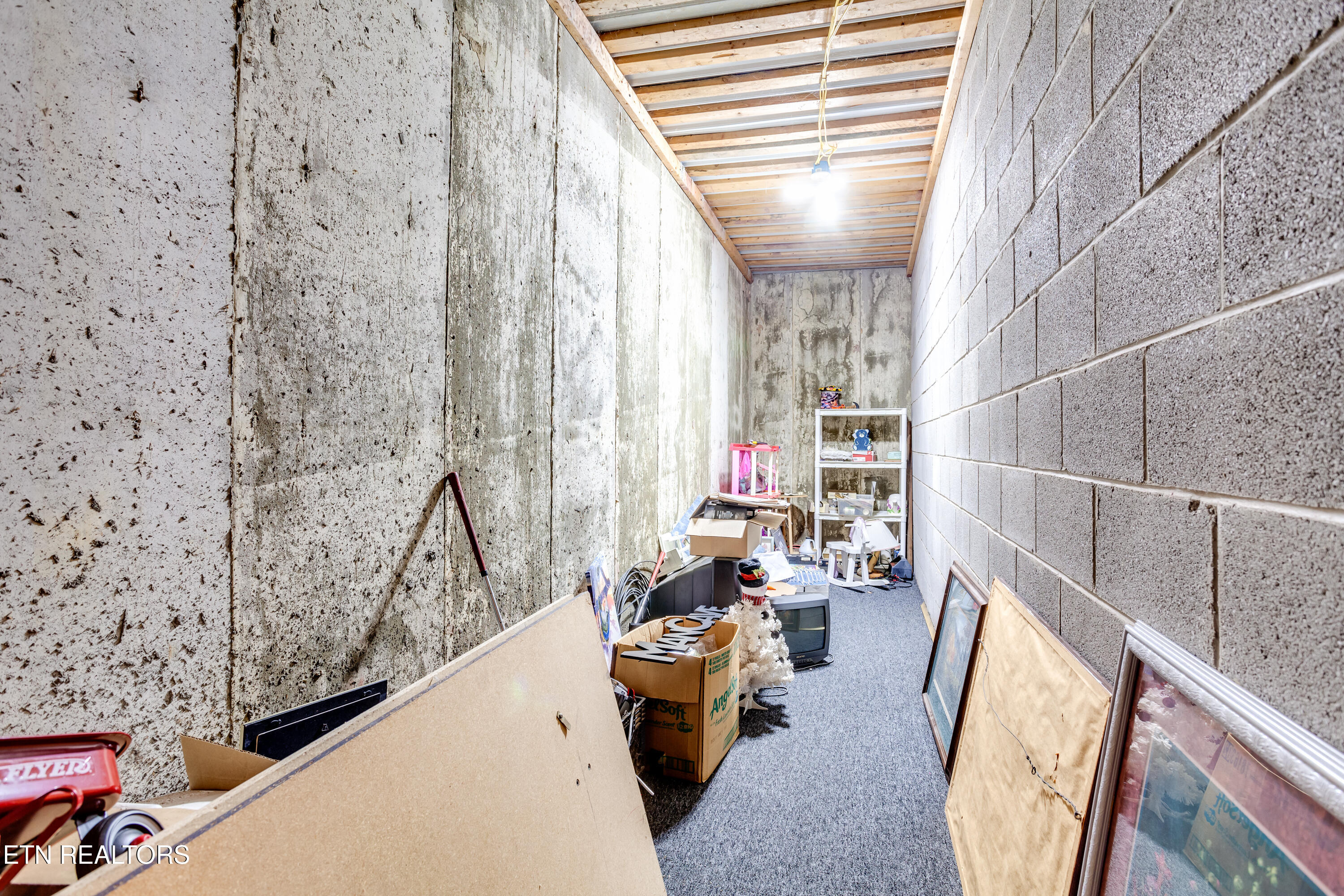 949 Hill Street Jellico TN 37762