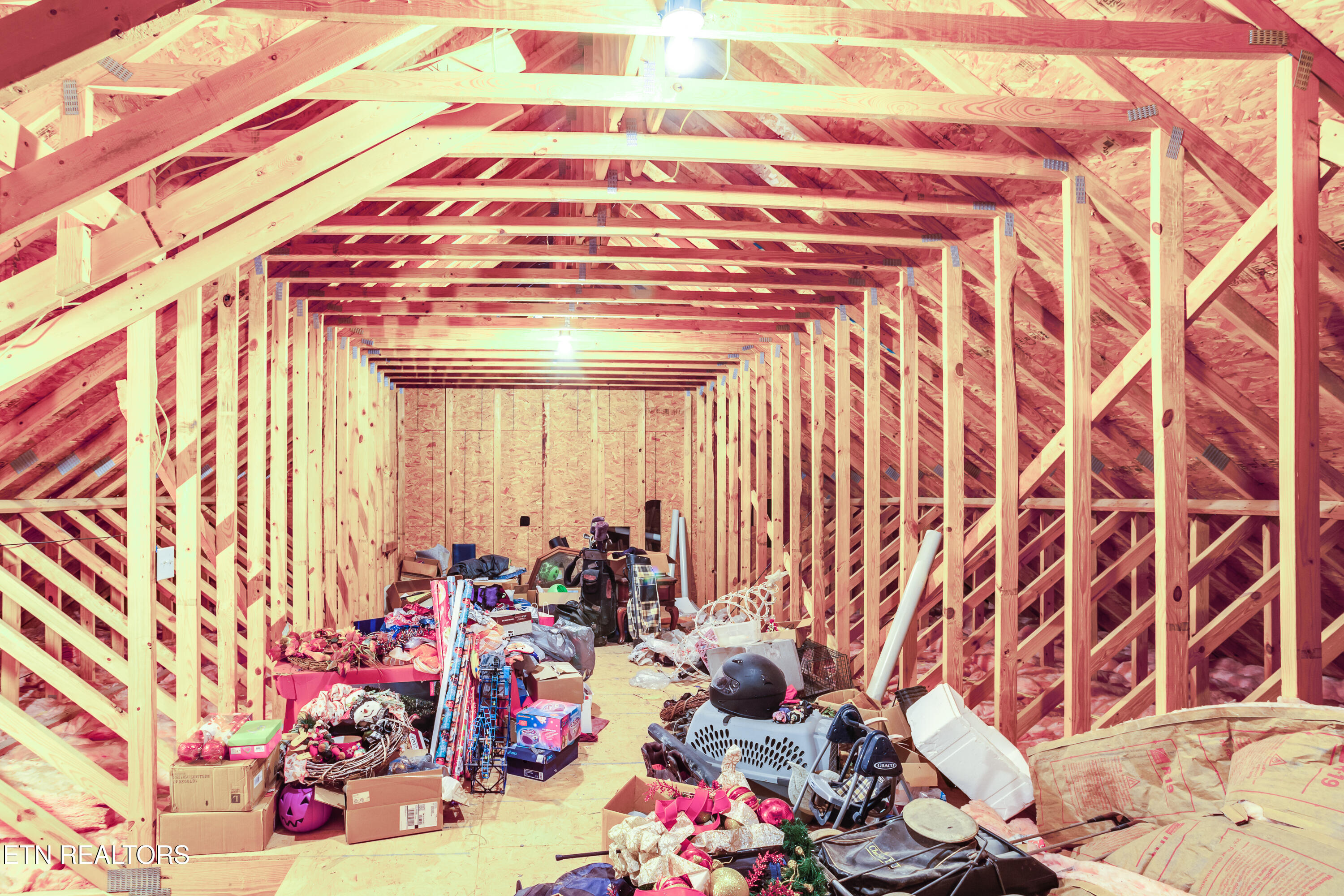 949 Hill Street Jellico TN 37762