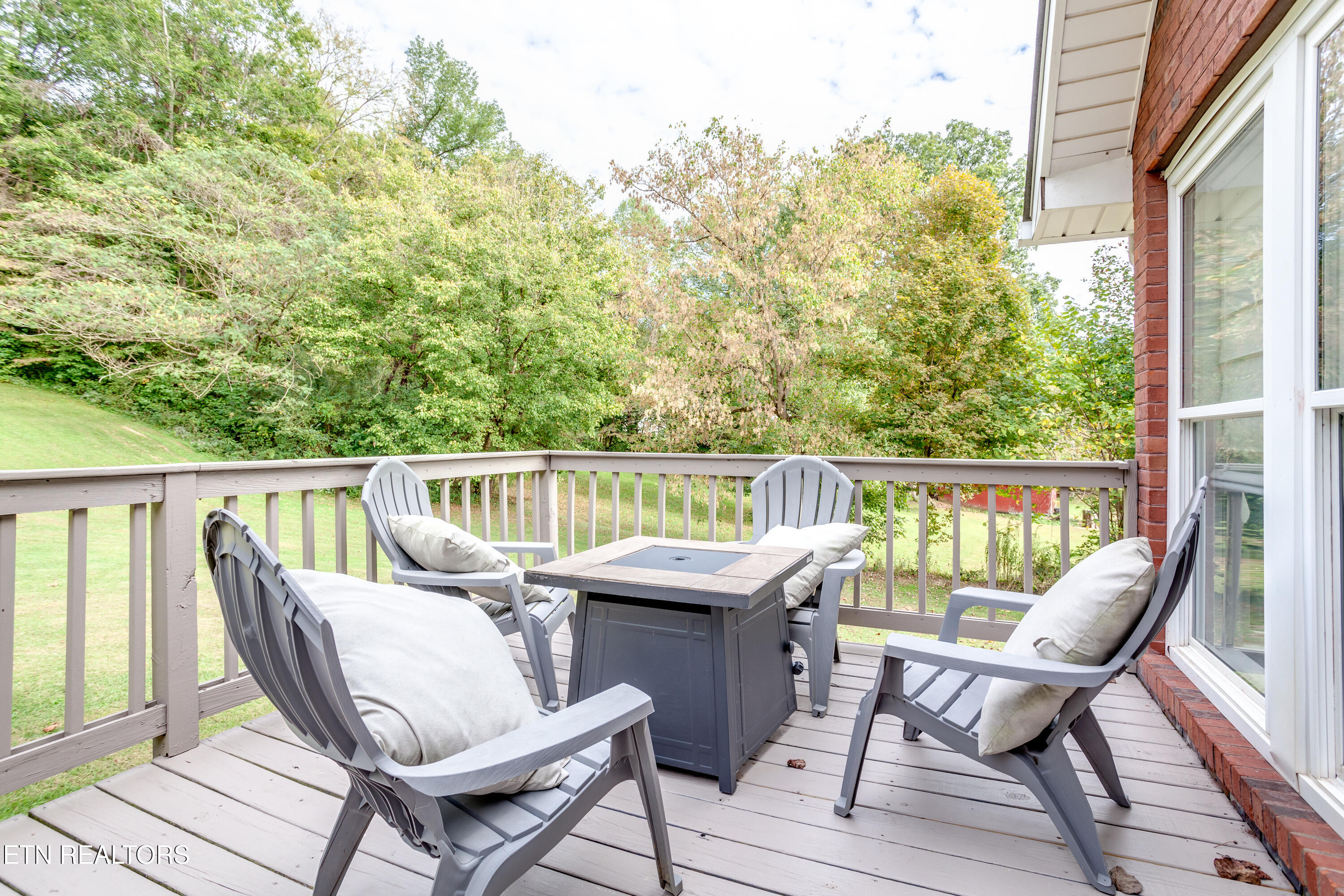 949 Hill Street Jellico TN 37762