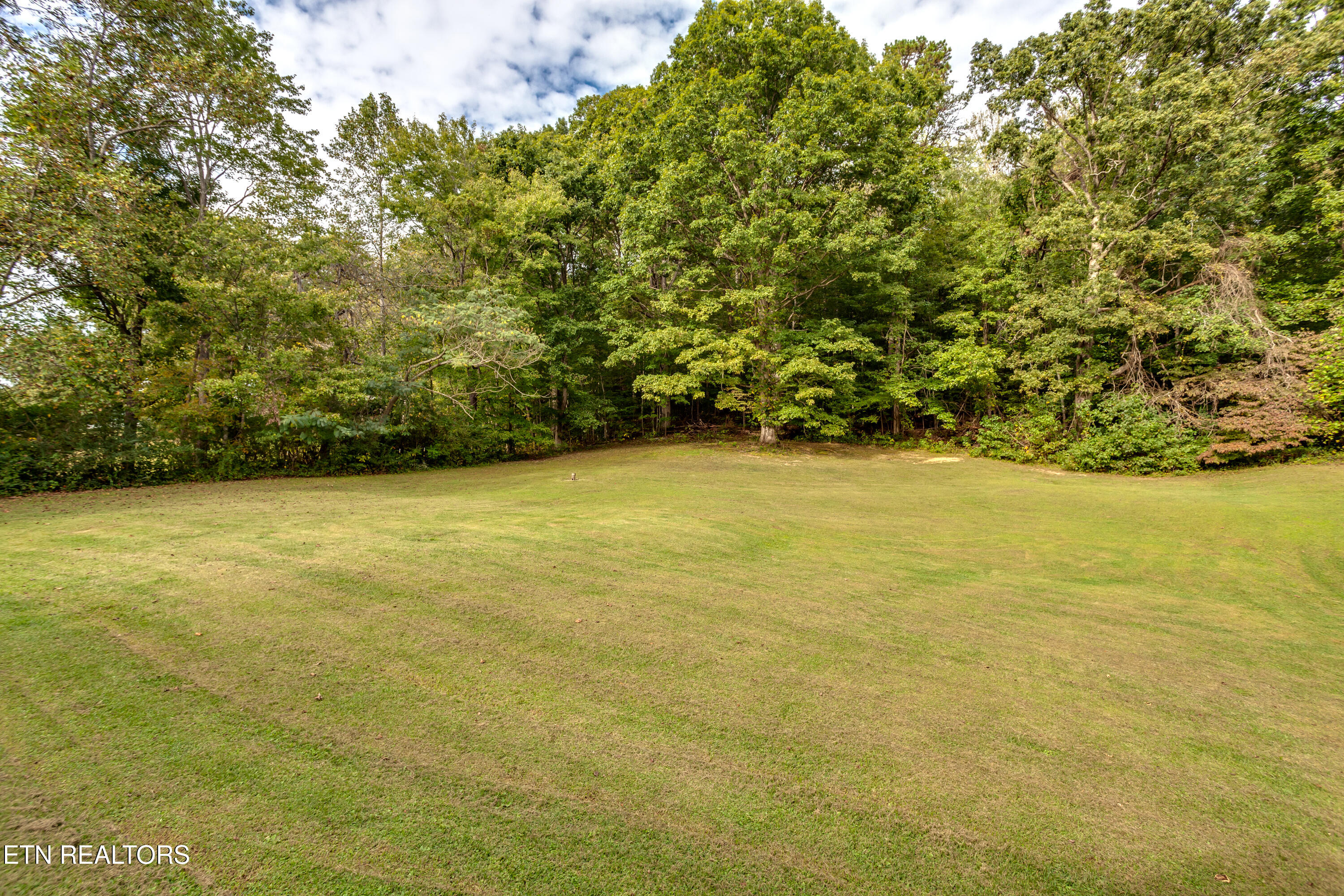 949 Hill Street Jellico TN 37762