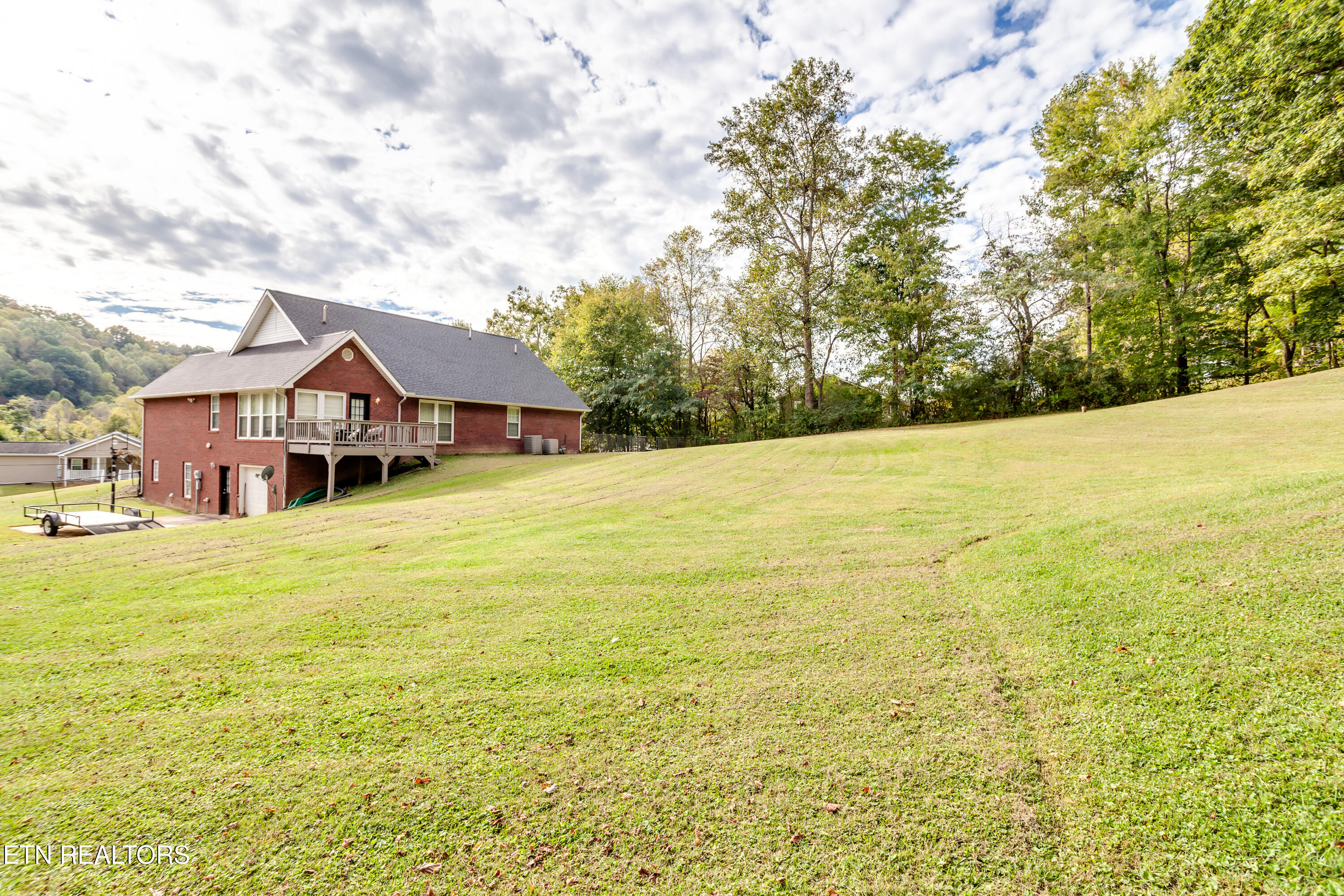 949 Hill Street Jellico TN 37762