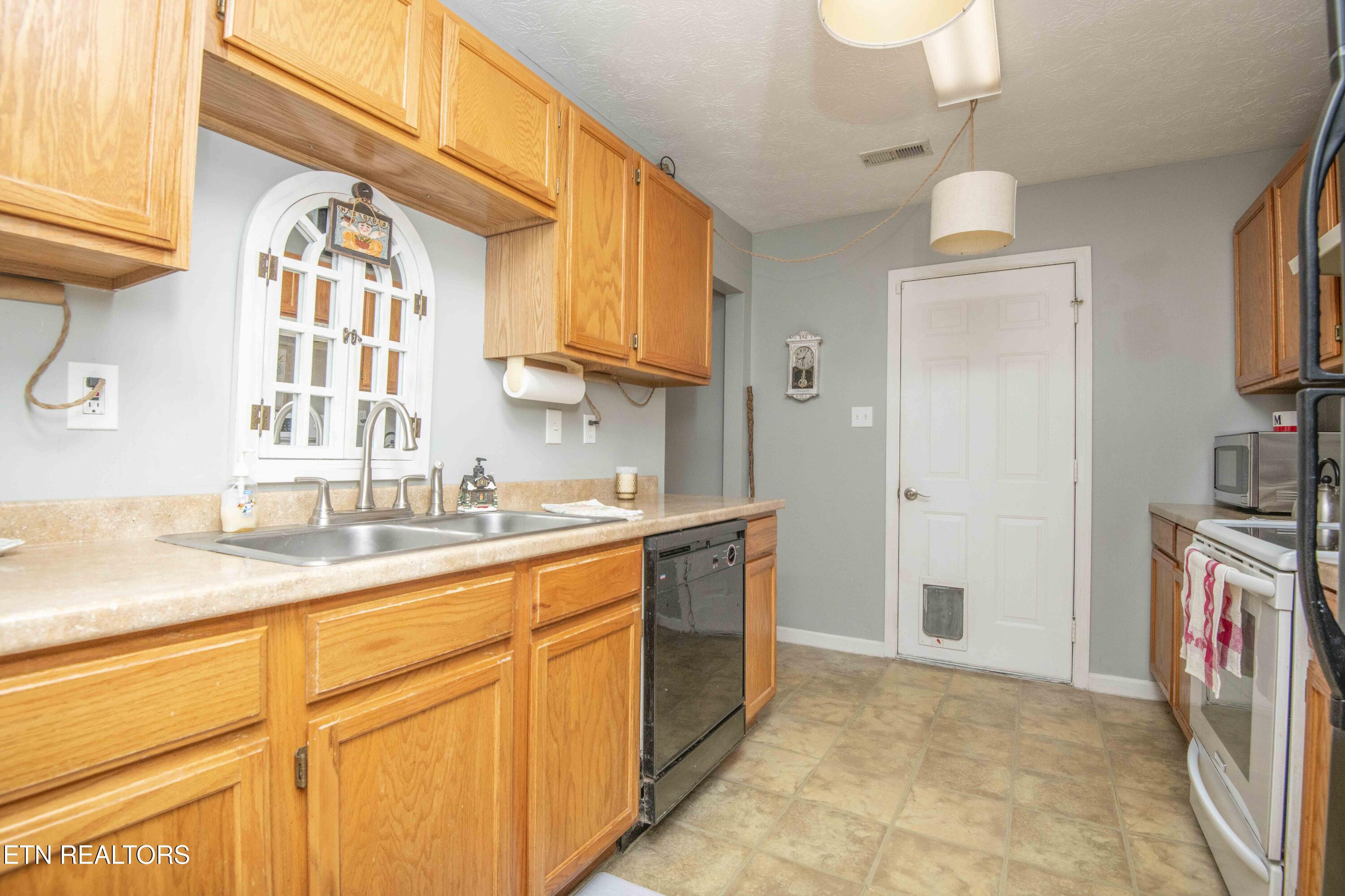 120 Emerald Court Place Lenoir City TN 37771