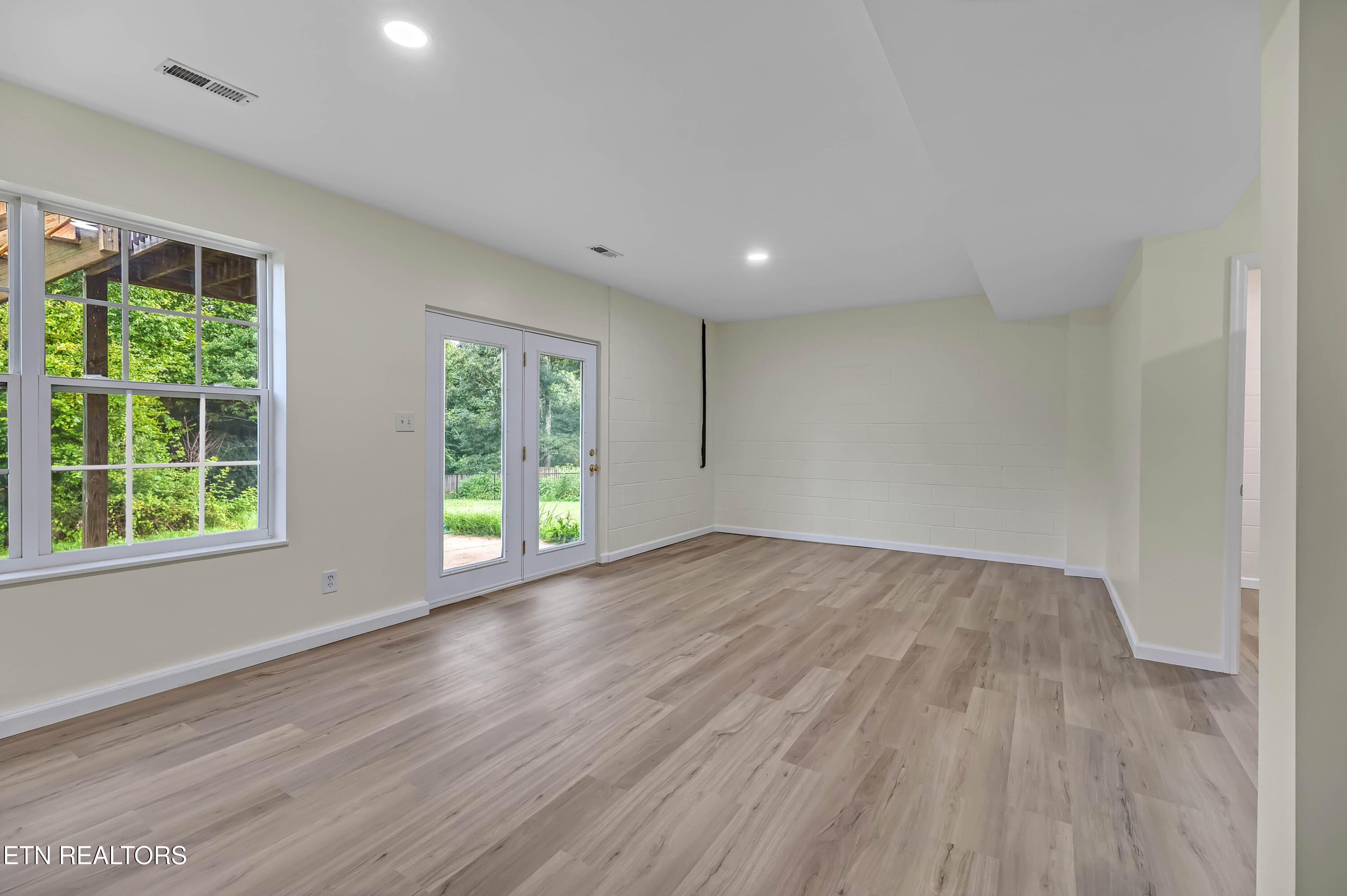 1245 Buford Court Greenback TN 37742
