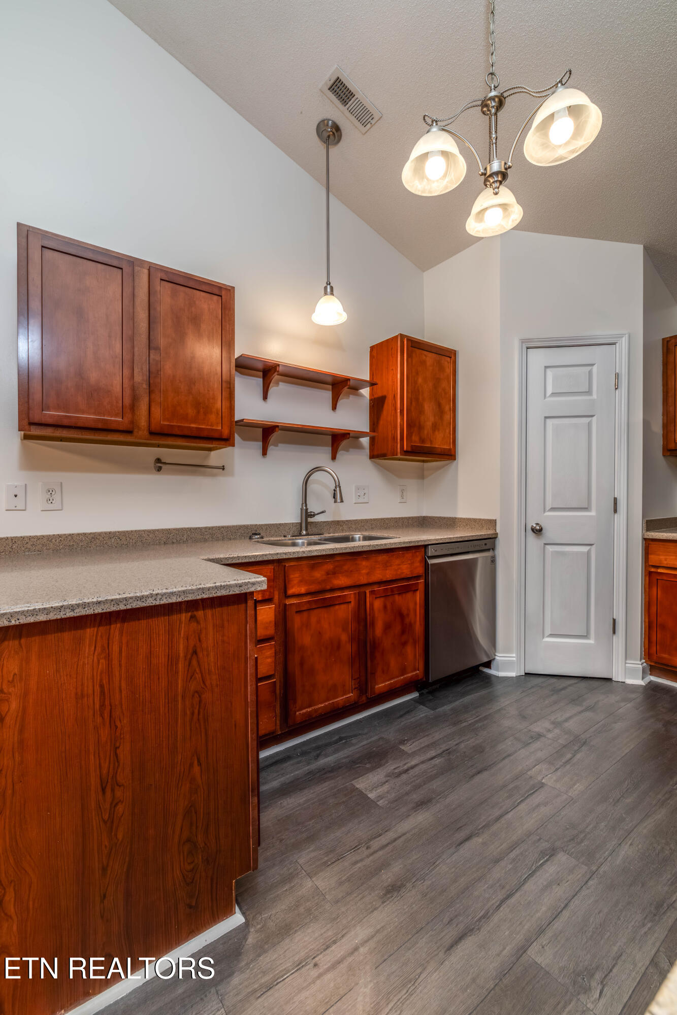 5104 Cates Bend Way Powell TN 37849