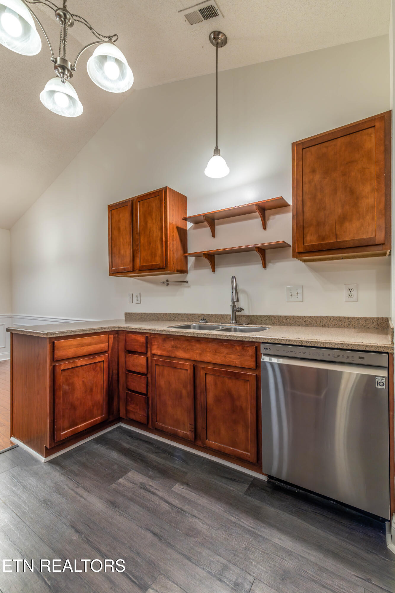 5104 Cates Bend Way Powell TN 37849