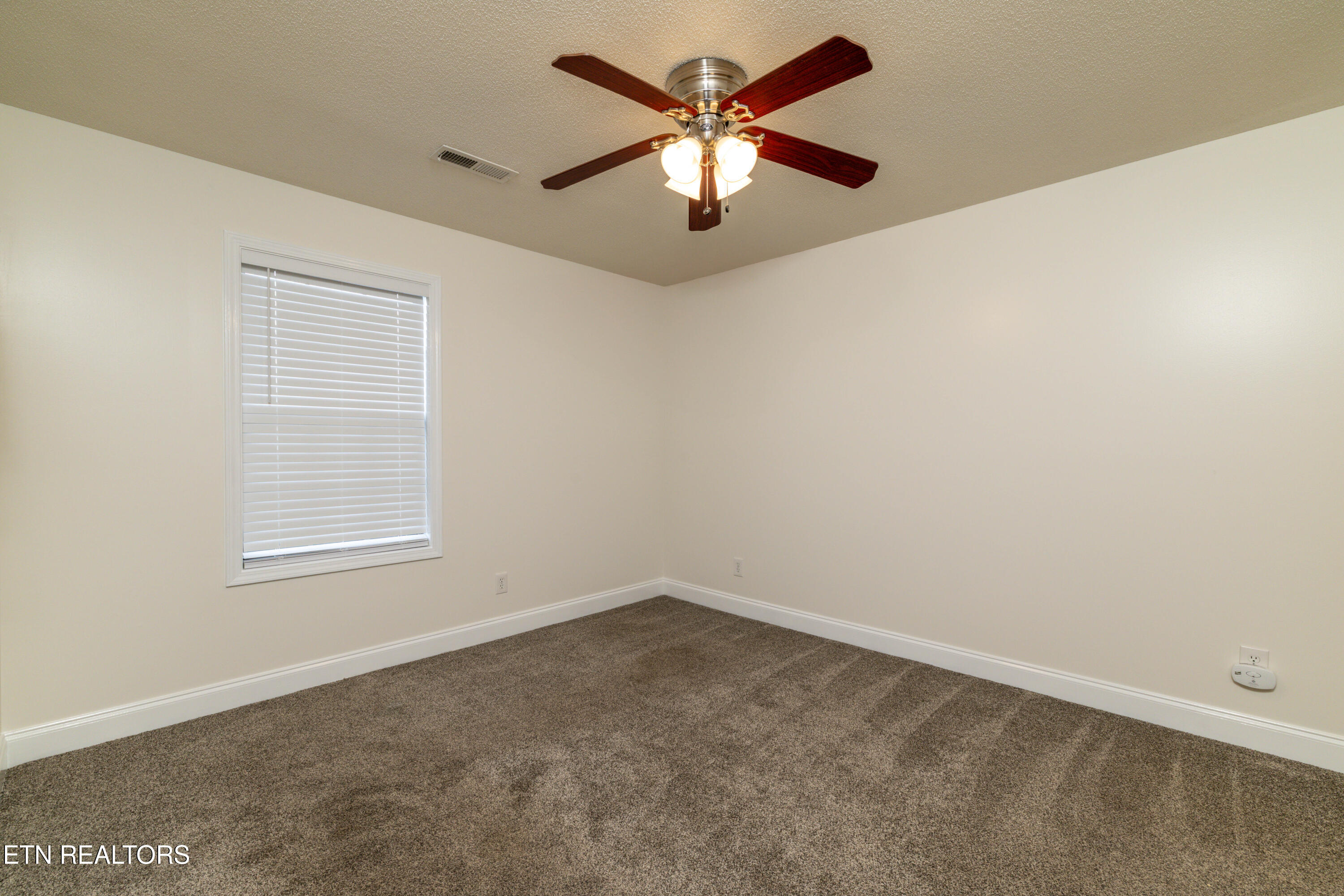 5104 Cates Bend Way Powell TN 37849