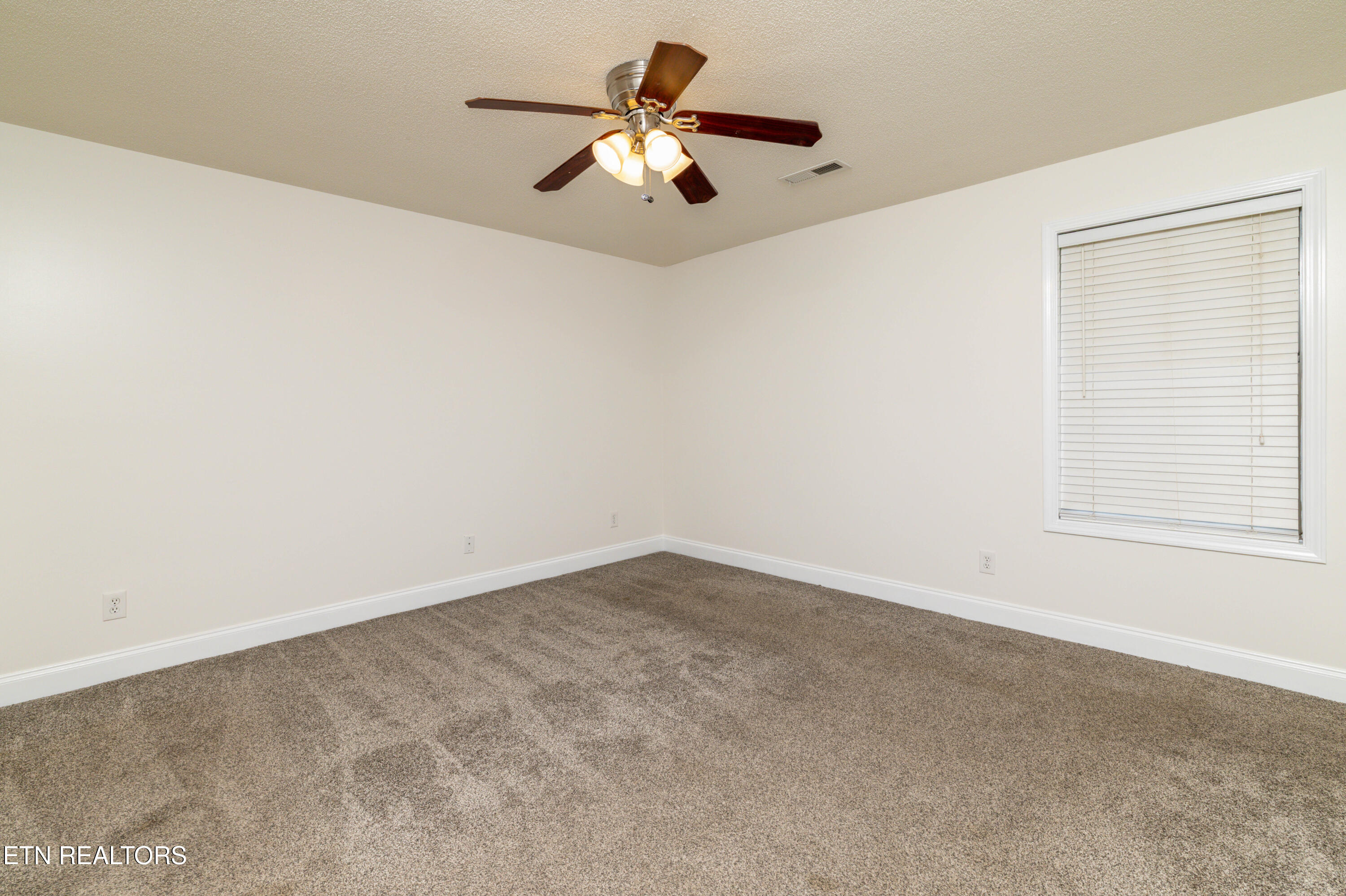5104 Cates Bend Way Powell TN 37849