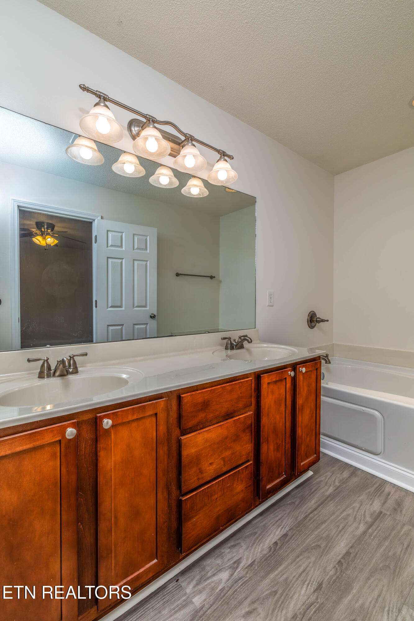 5104 Cates Bend Way Powell TN 37849