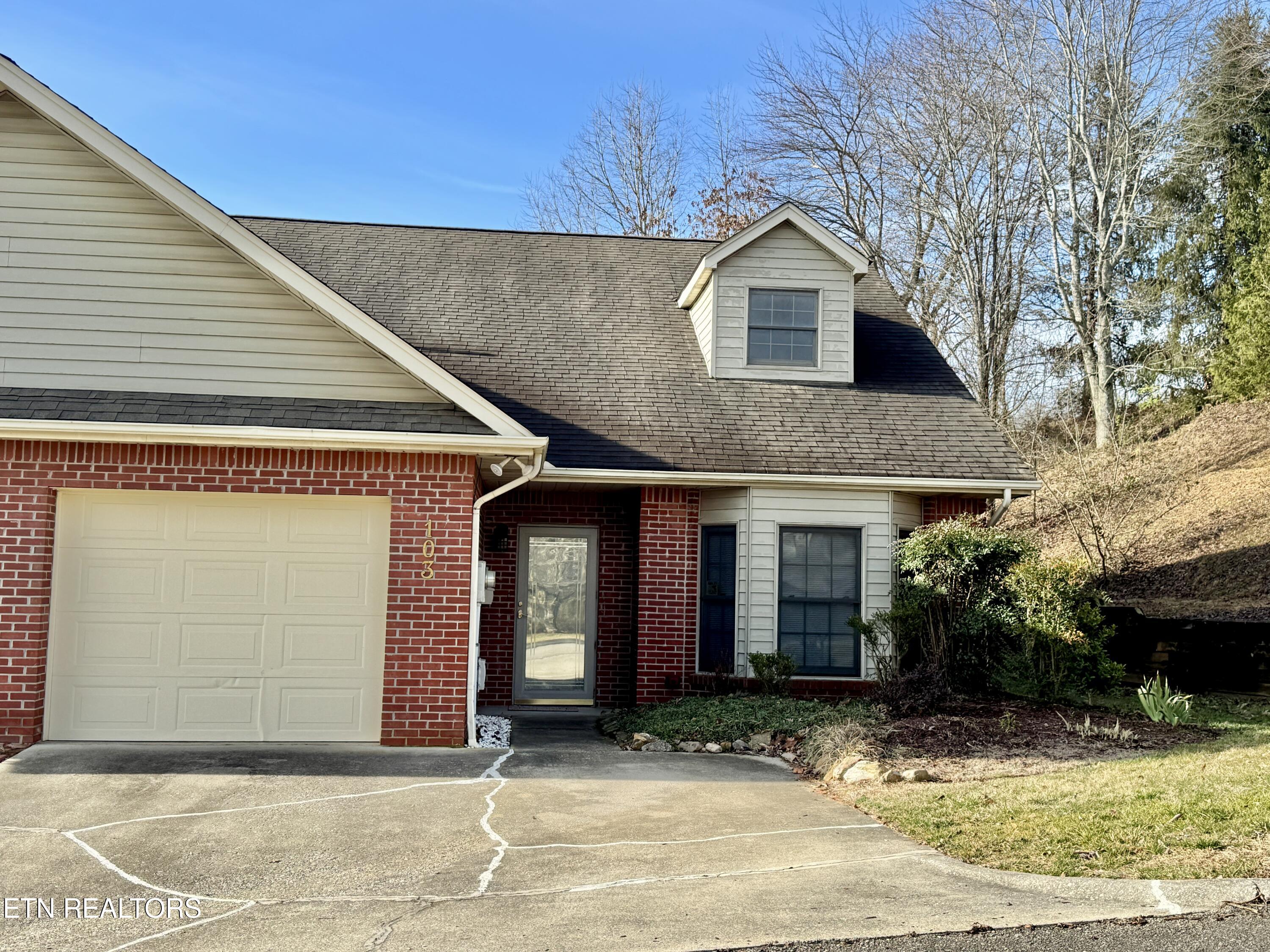 103 Pinewood Drive Lenoir City TN 37771