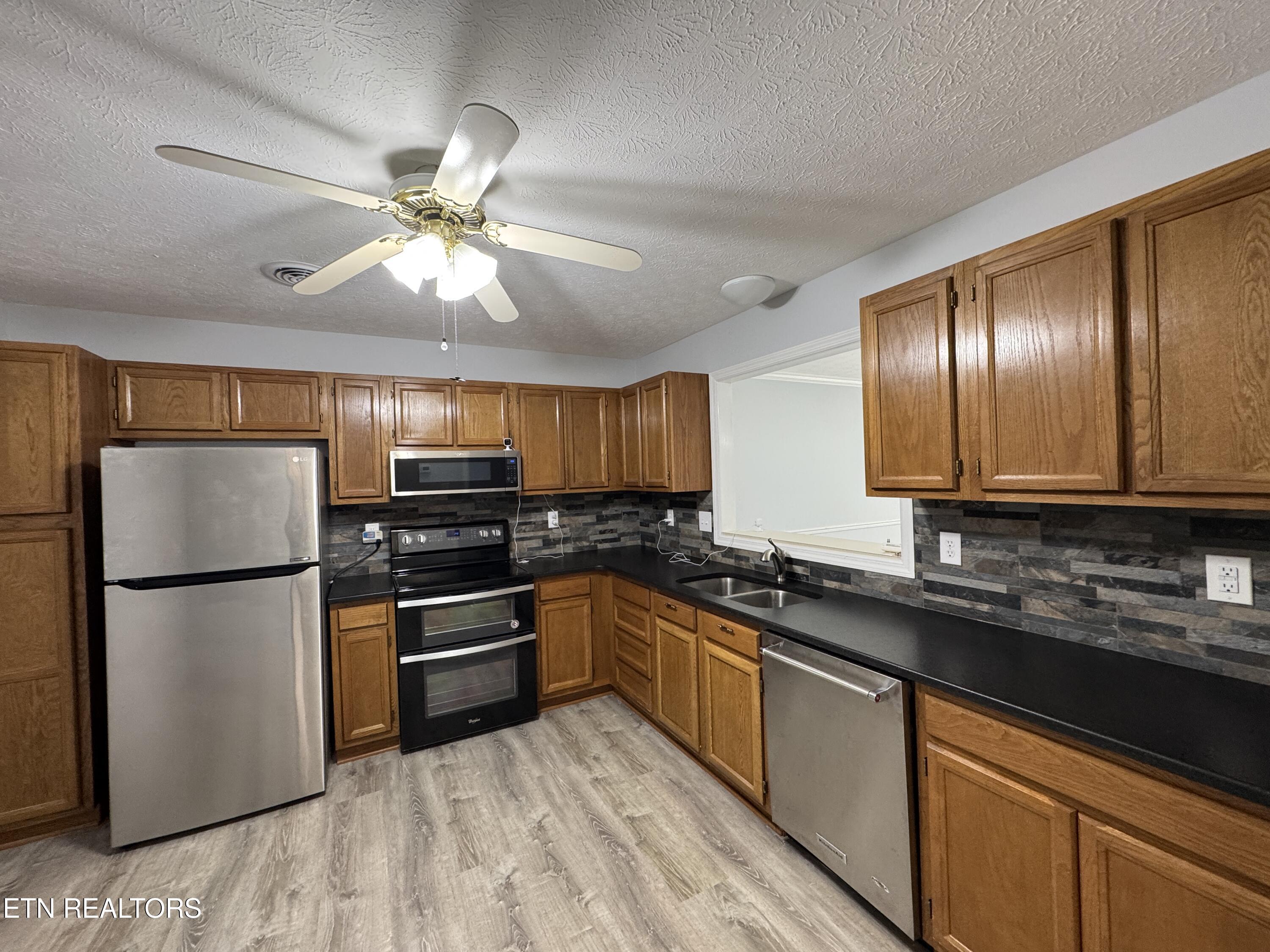103 Pinewood Drive Lenoir City TN 37771