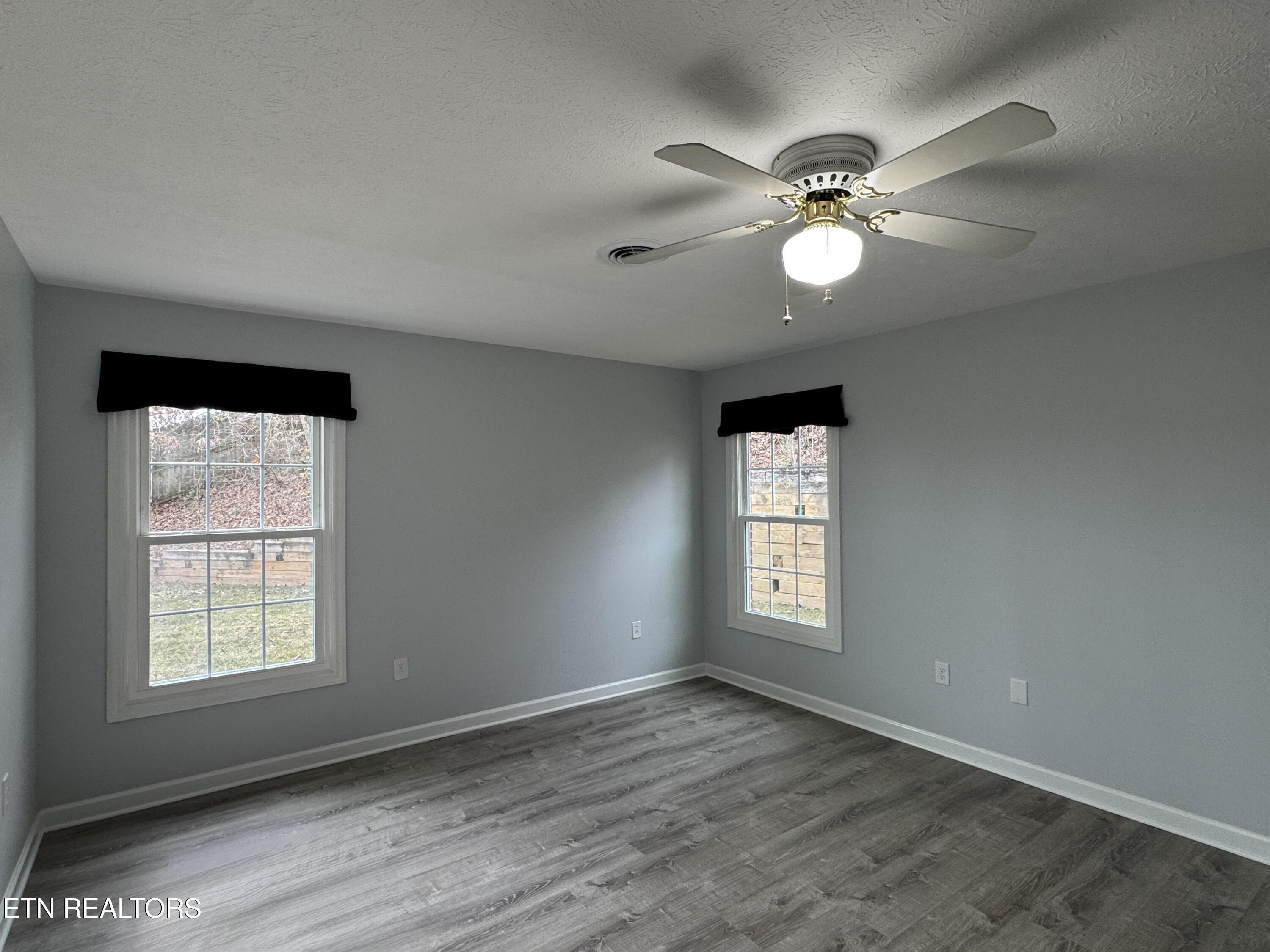 103 Pinewood Drive Lenoir City TN 37771