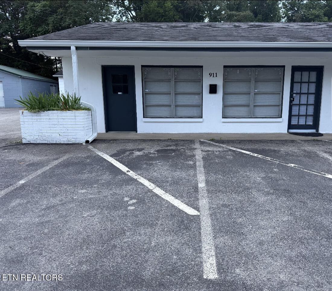 911 E Race Street Kingston TN 37763