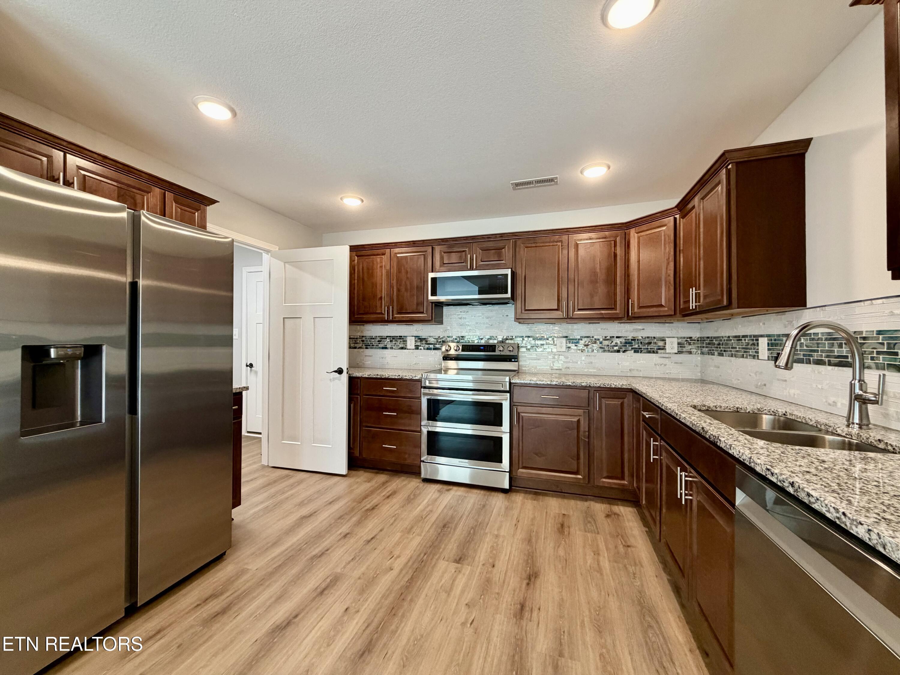 766 Snowflower Circle Pigeon Forge TN 37863