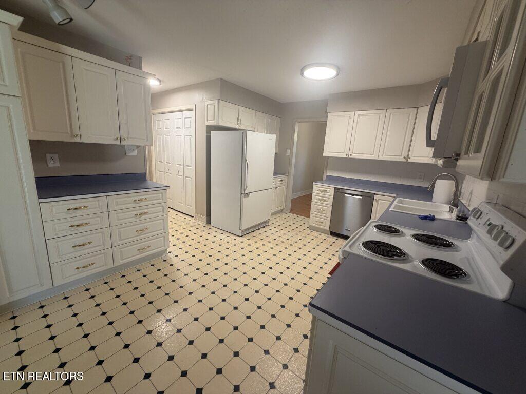 721 E Meadecrest Knoxville TN 37923