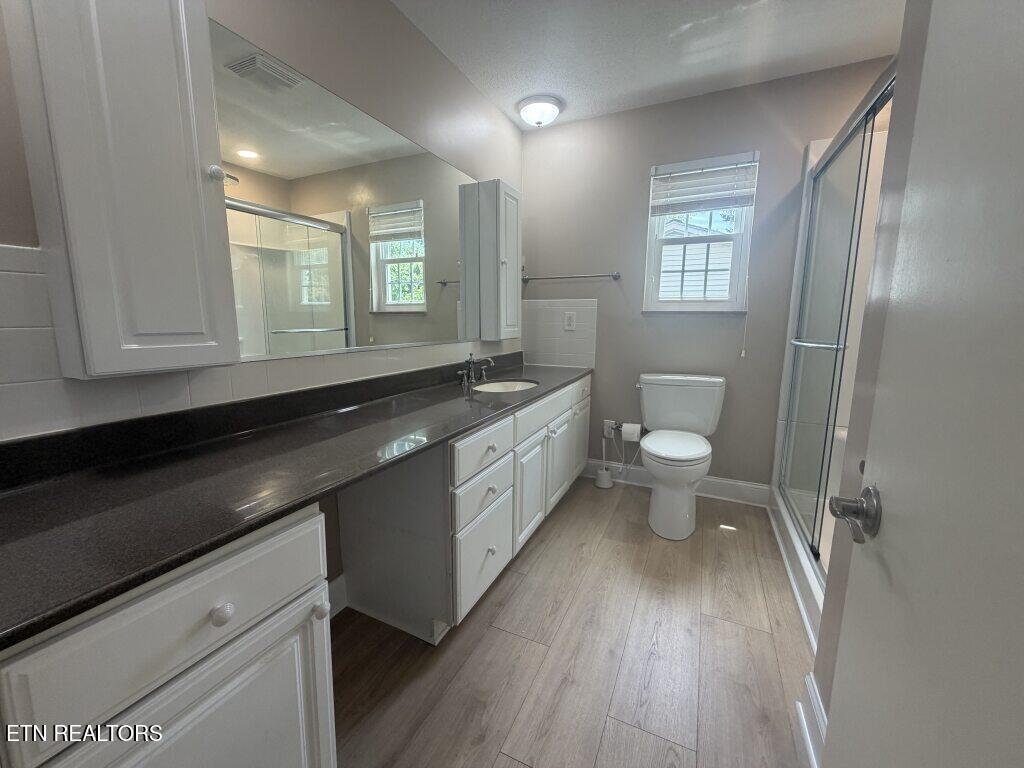 721 E Meadecrest Knoxville TN 37923