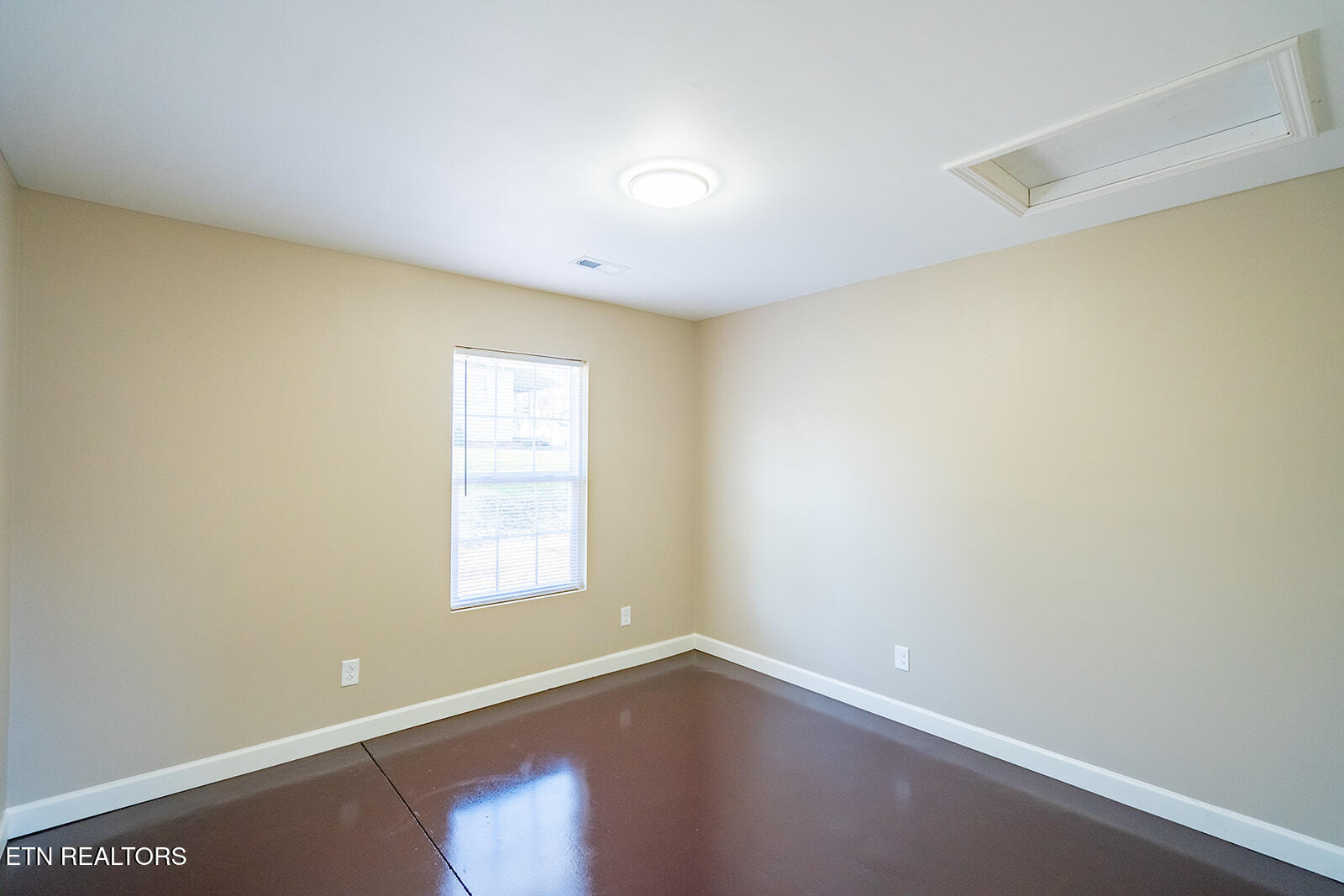 106 E Maire Avenue Clinton TN 37716