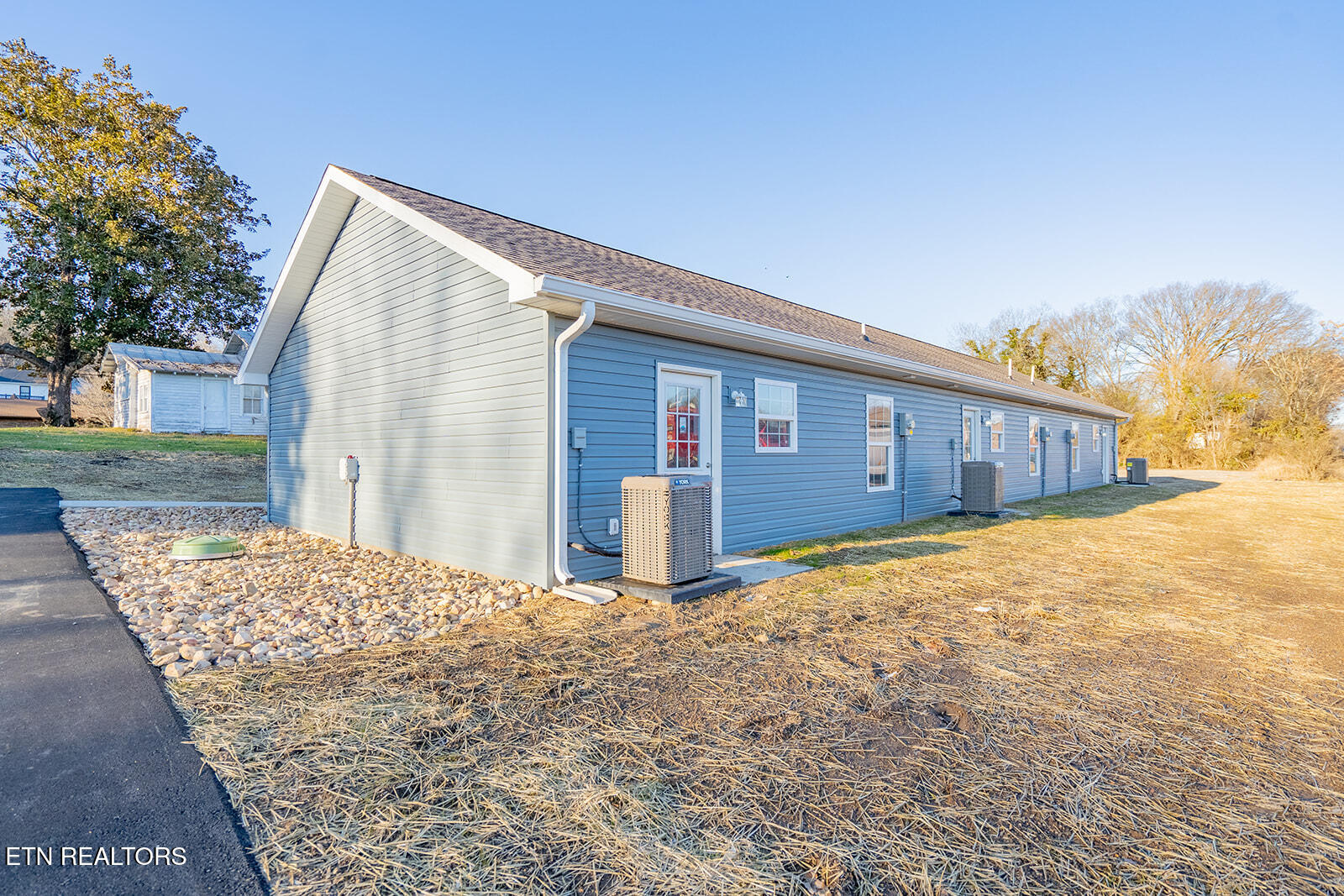 106 E Maire Avenue Clinton TN 37716
