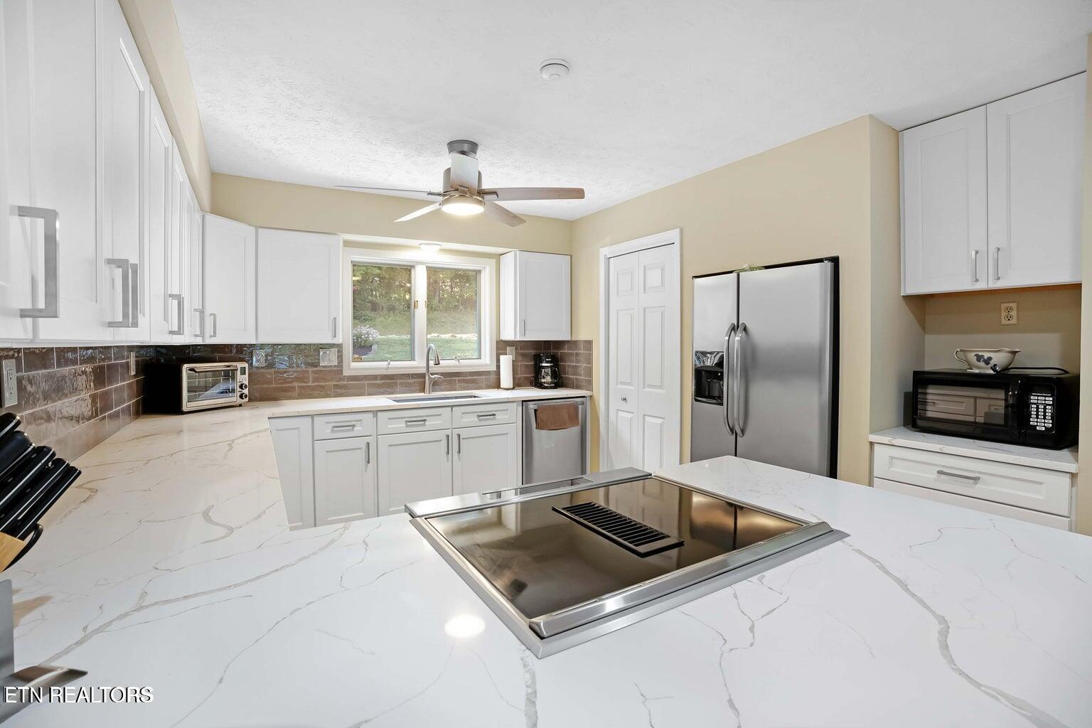 102 Daksi Way Loudon TN 37774