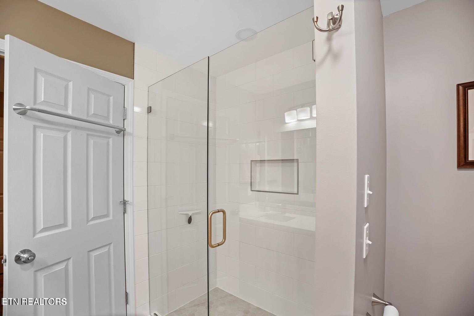 102 Daksi Way Loudon TN 37774