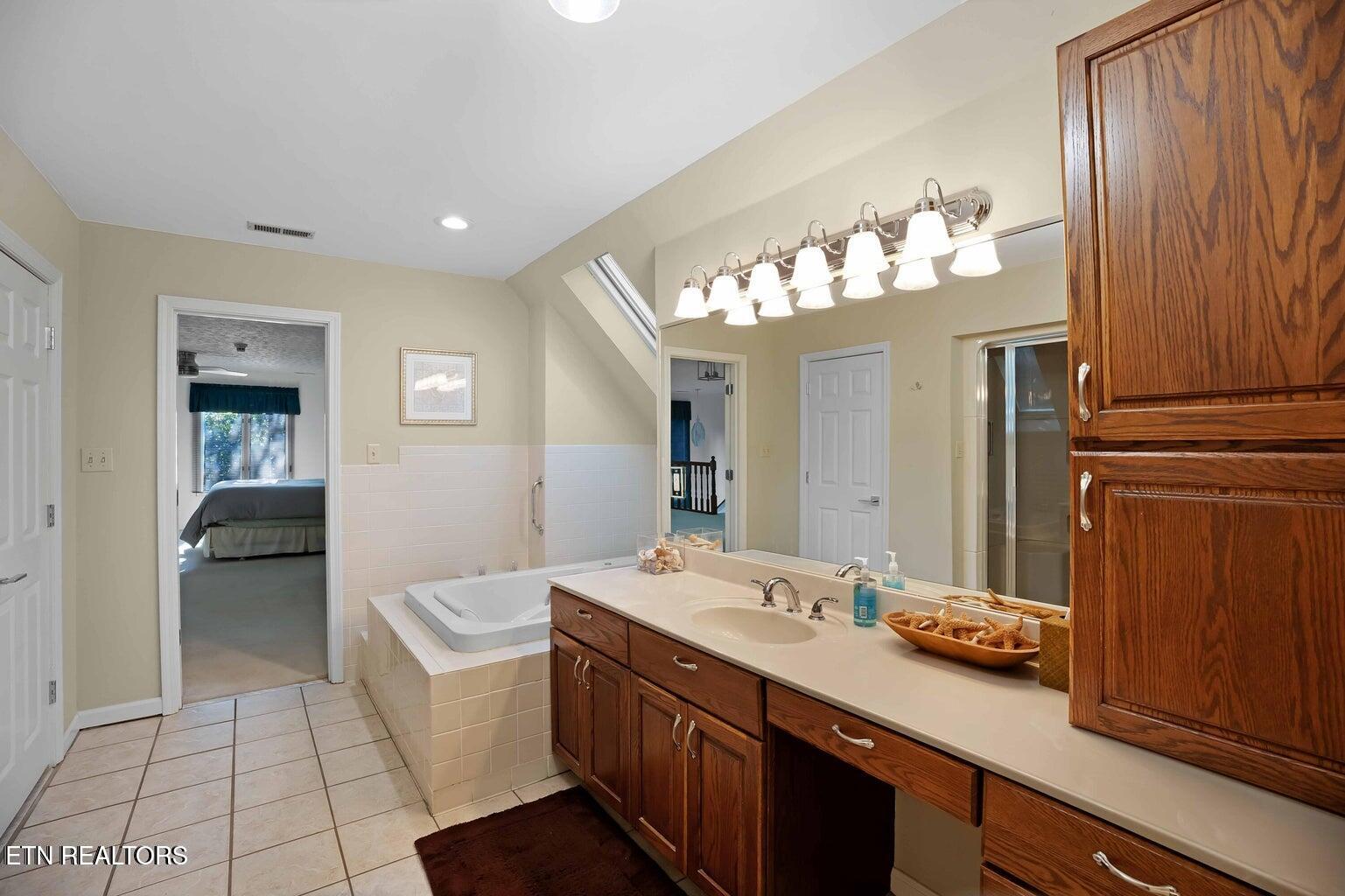 102 Daksi Way Loudon TN 37774