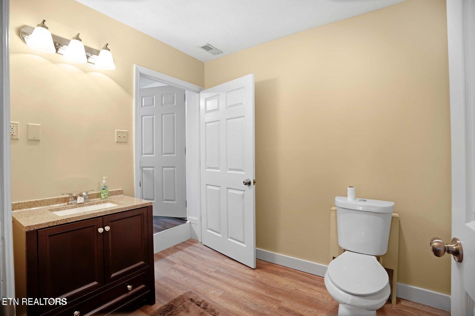 102 Daksi Way Loudon TN 37774