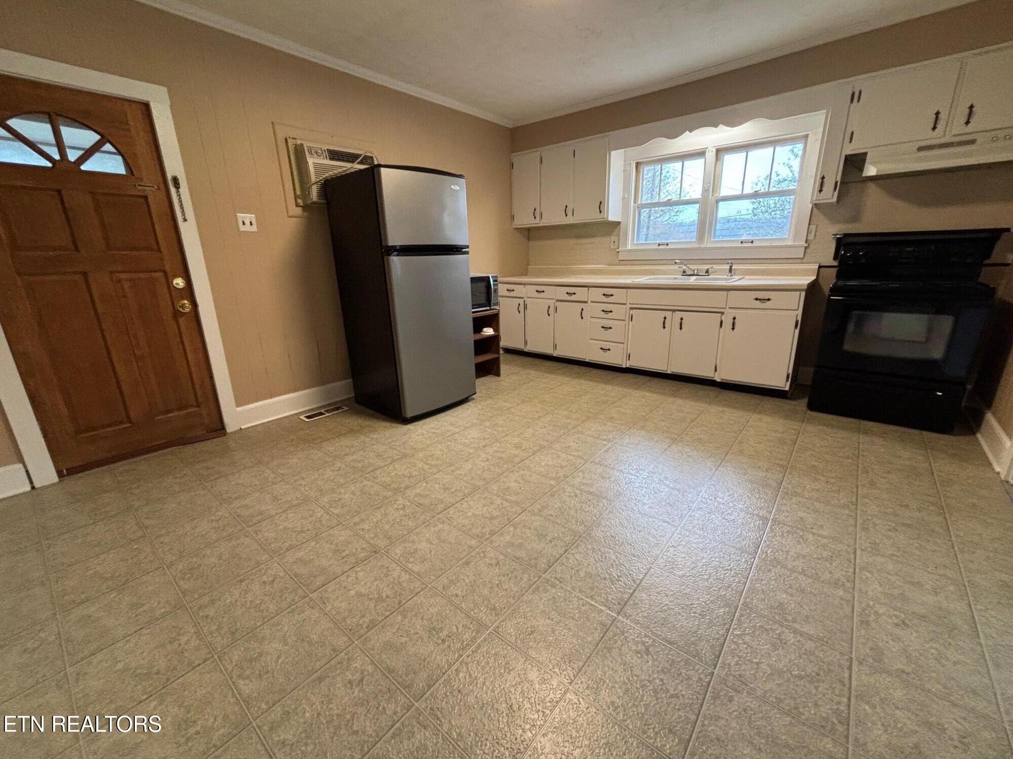 7005 Washington Pike Corryton TN 37721