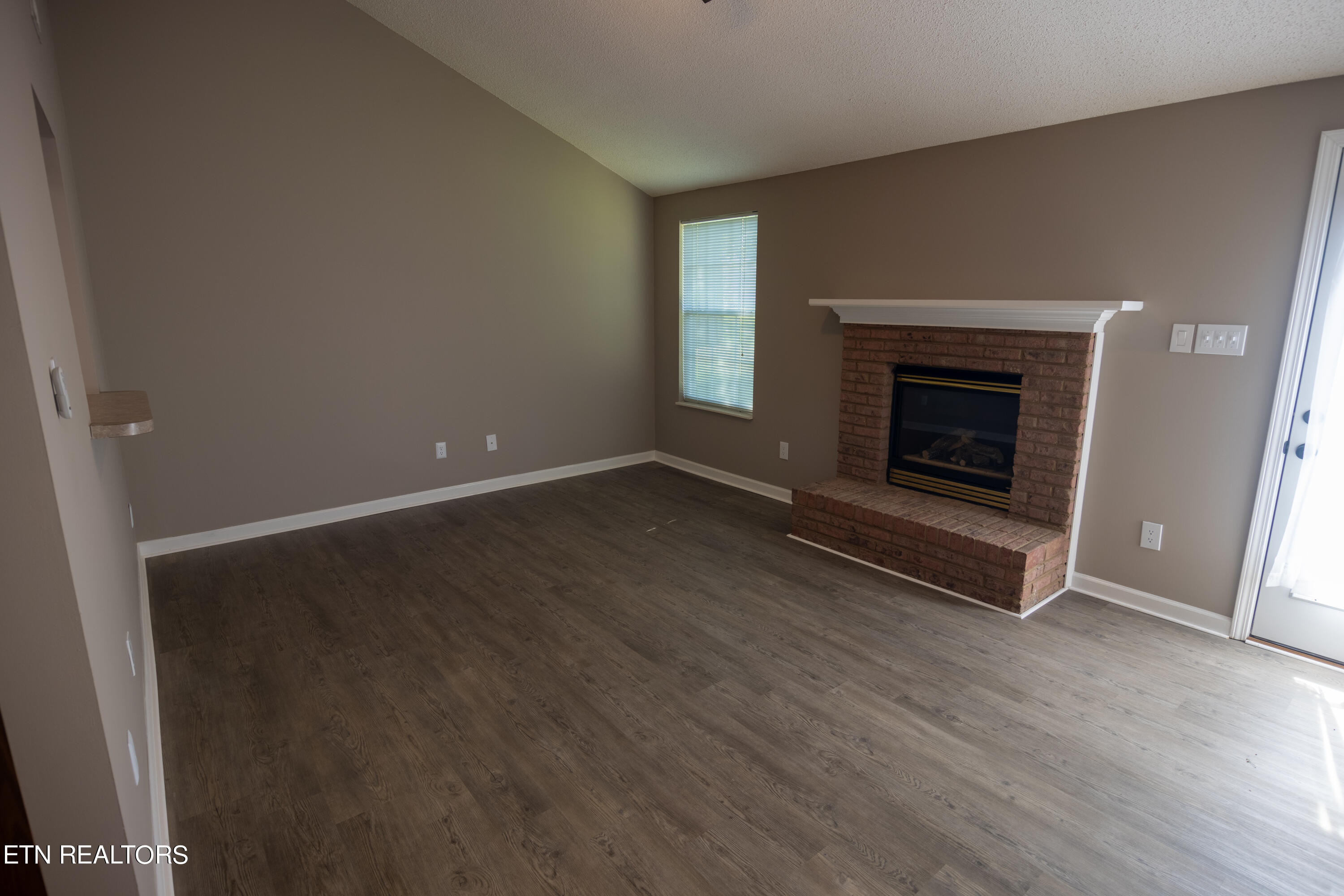 130 Hawthorne Oaks Way Powell TN 37849