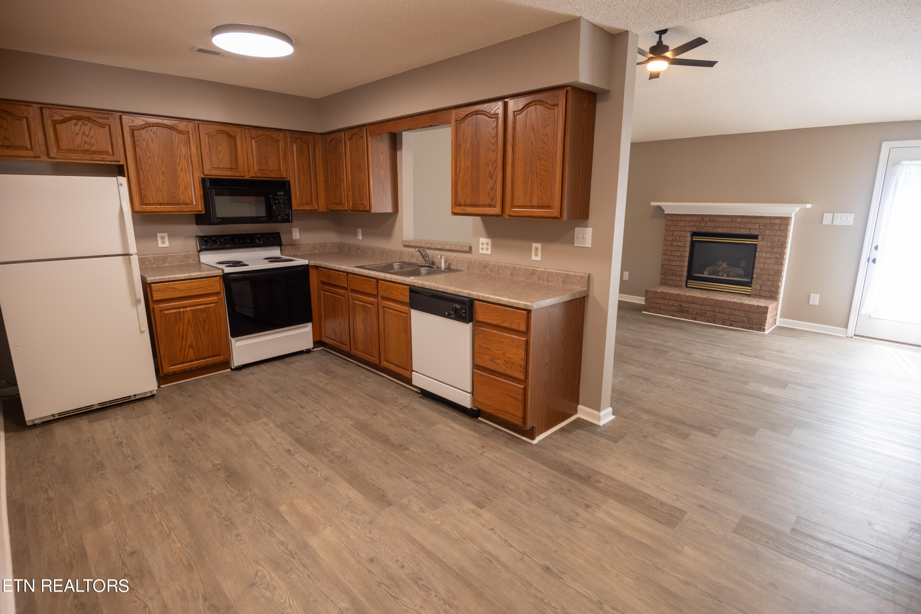 130 Hawthorne Oaks Way Powell TN 37849