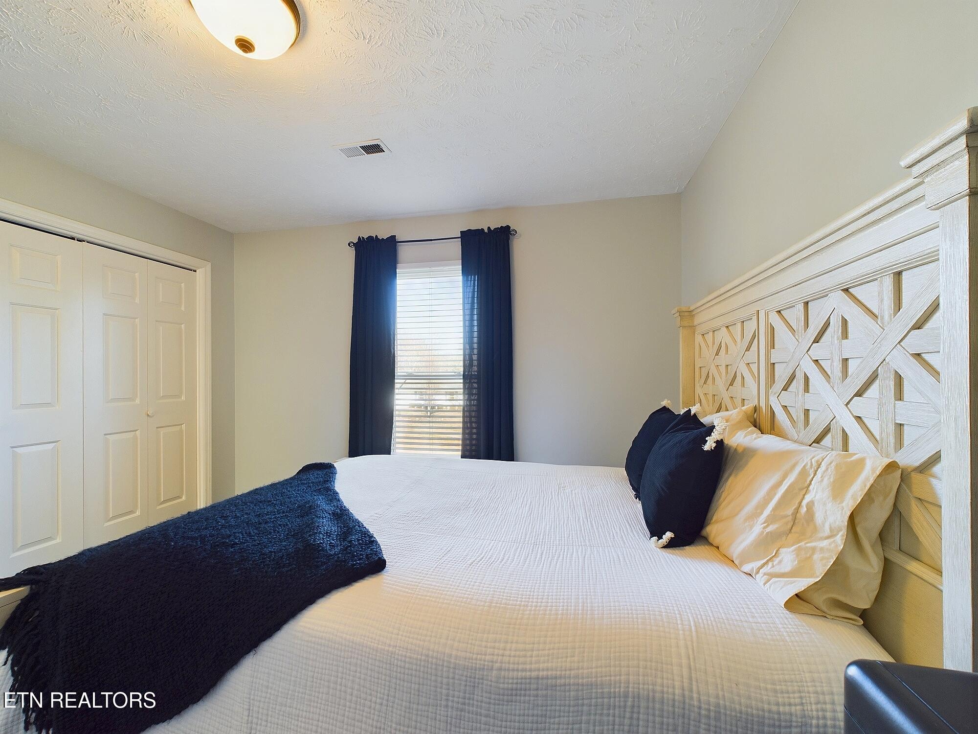 11809 Autumn Leaves Lane Knoxville TN 37934