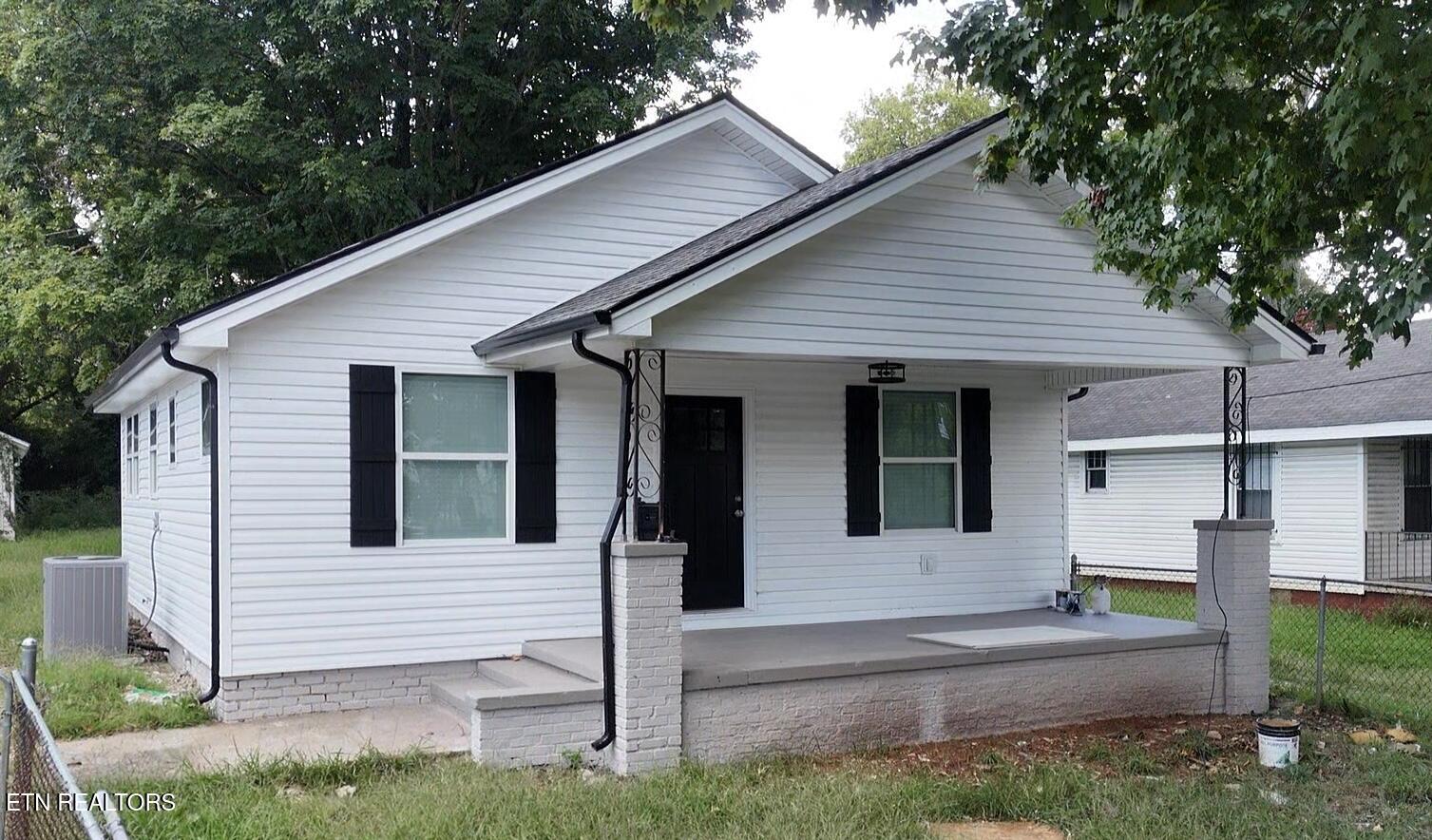 1009 Cedarwood Street Knoxville TN 37914