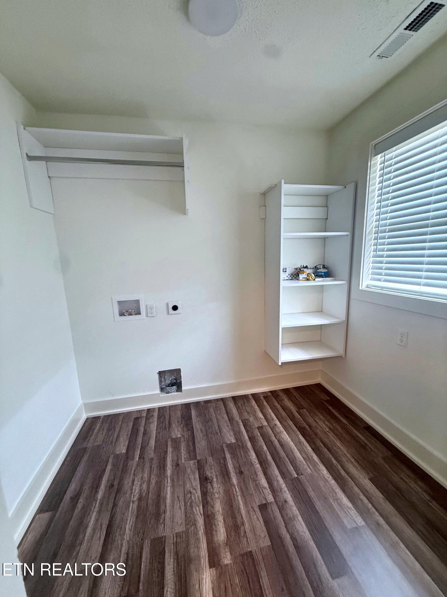1009 Cedarwood Street Knoxville TN 37914