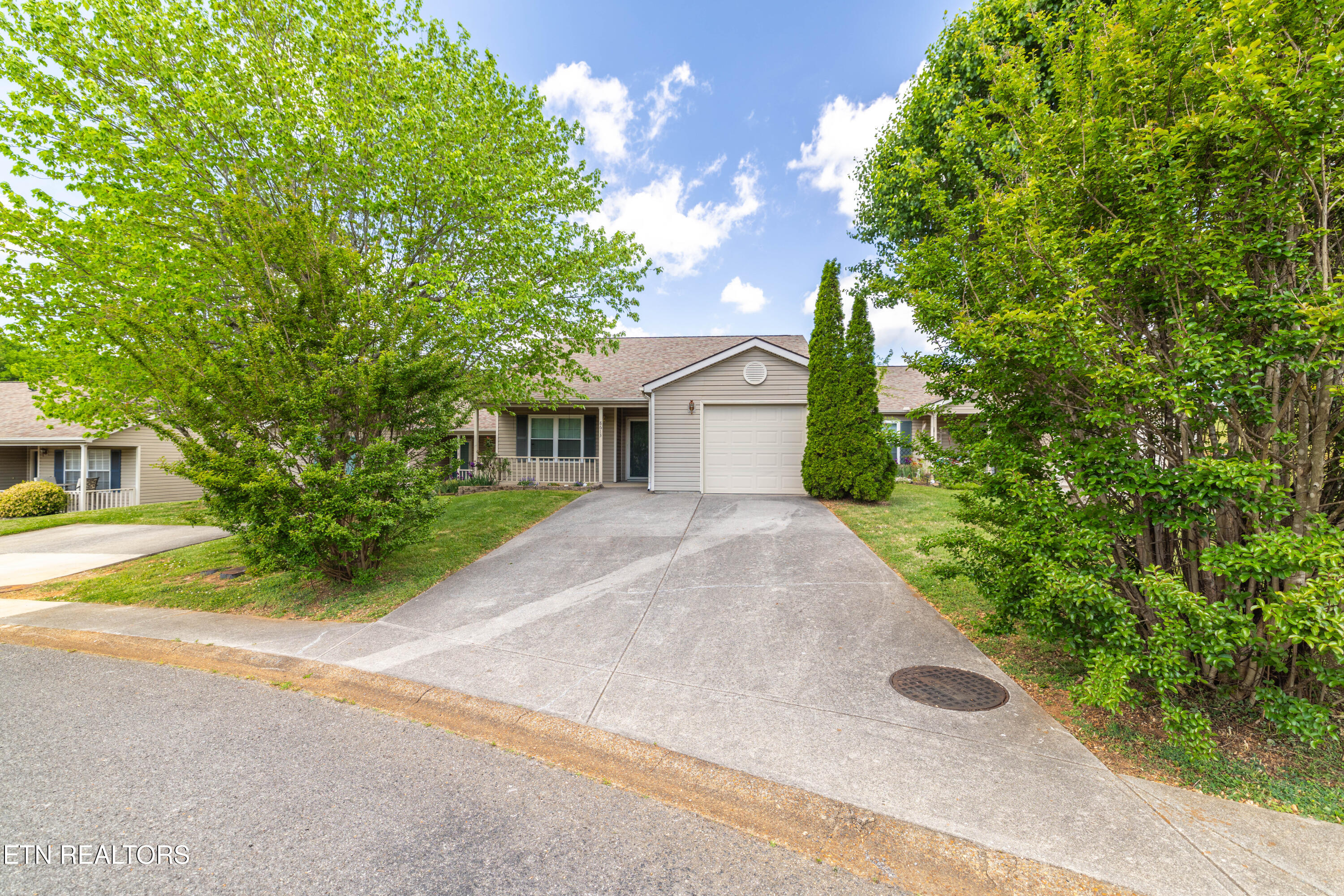 8613 Little Field Way Knoxville TN 37923