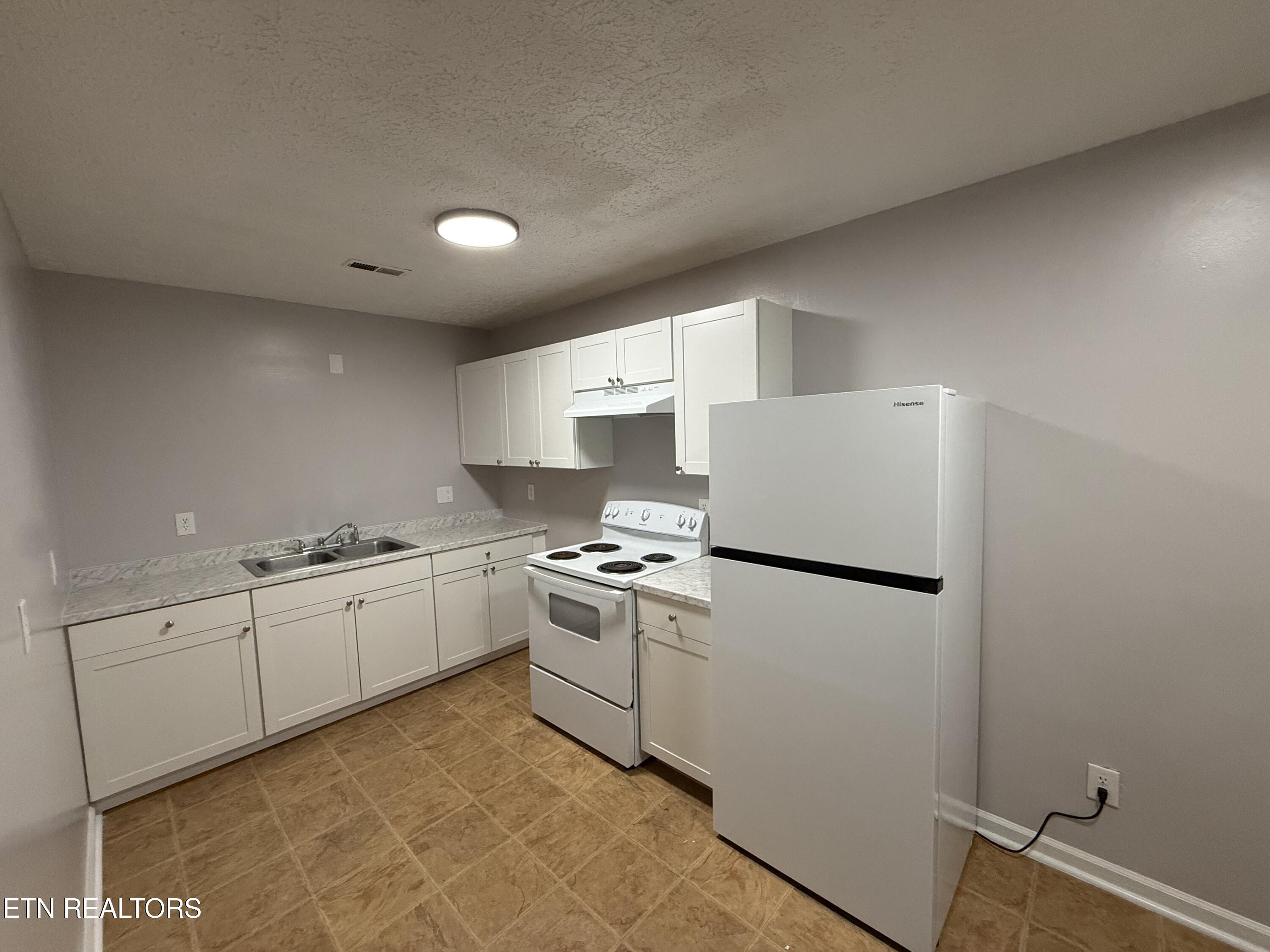 204 Ridenour Lane Jacksboro TN 37757