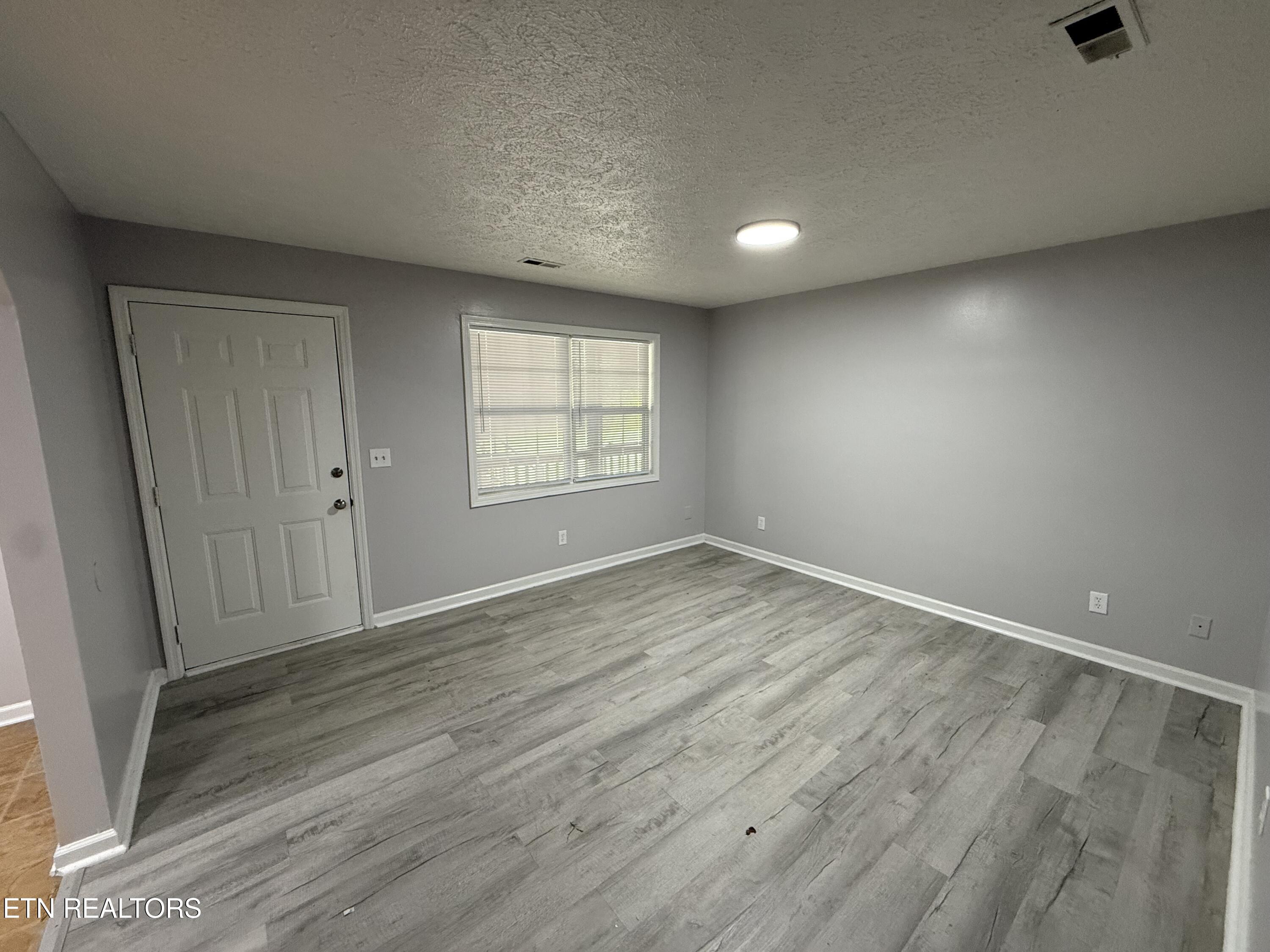 204 Ridenour Lane Jacksboro TN 37757