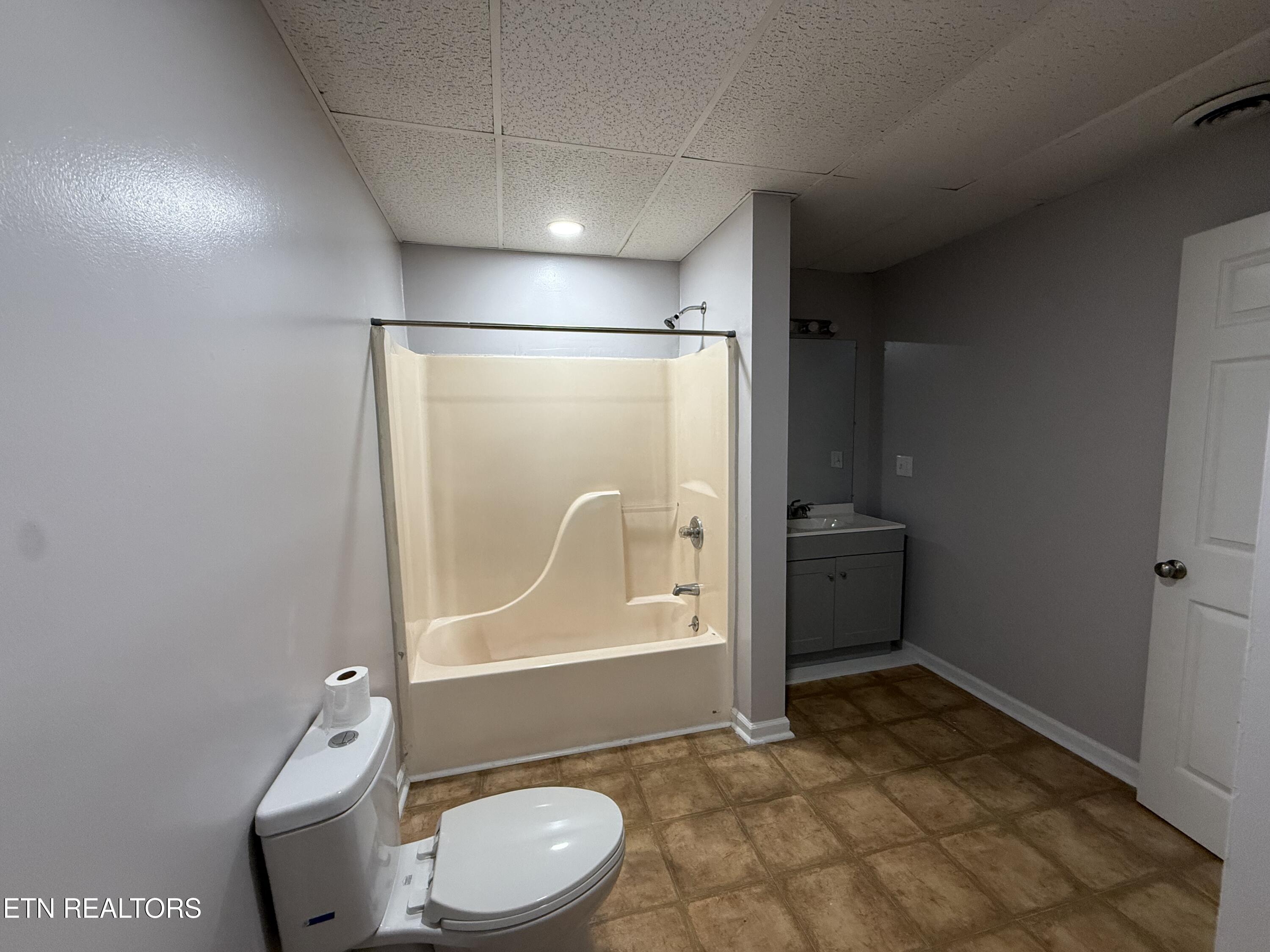 204 Ridenour Lane Jacksboro TN 37757