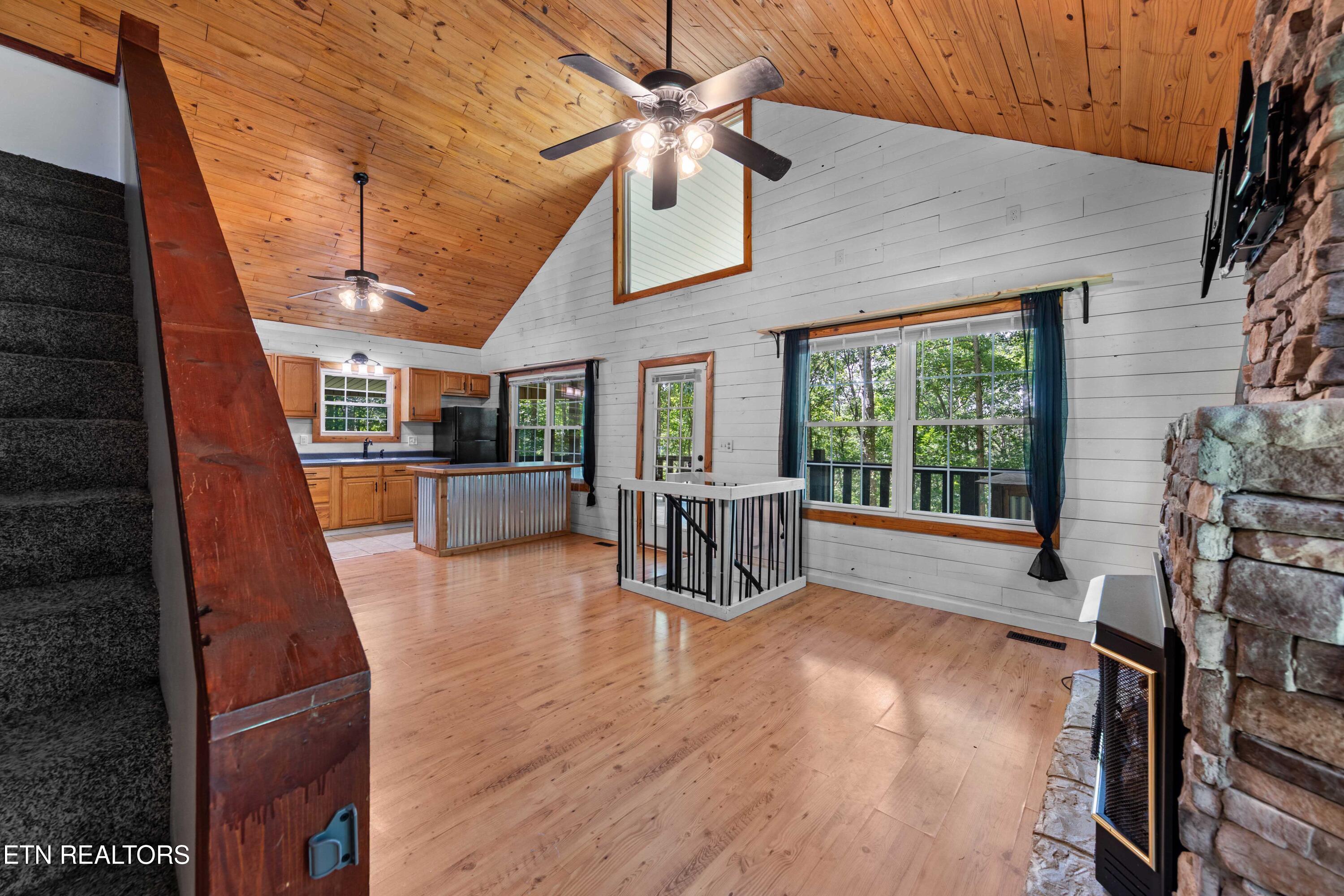 598 Hiawassee View Drive Jacksboro TN 37757