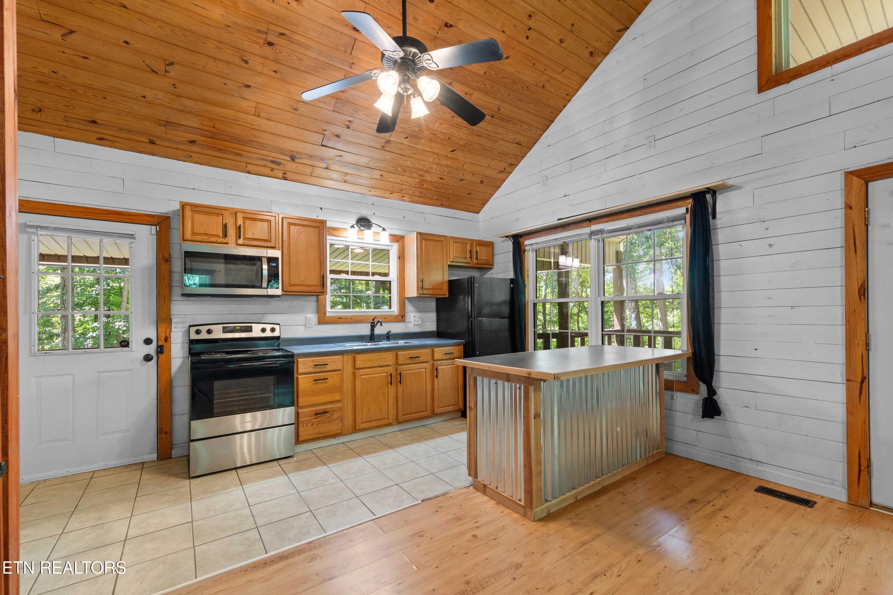 598 Hiawassee View Drive Jacksboro TN 37757