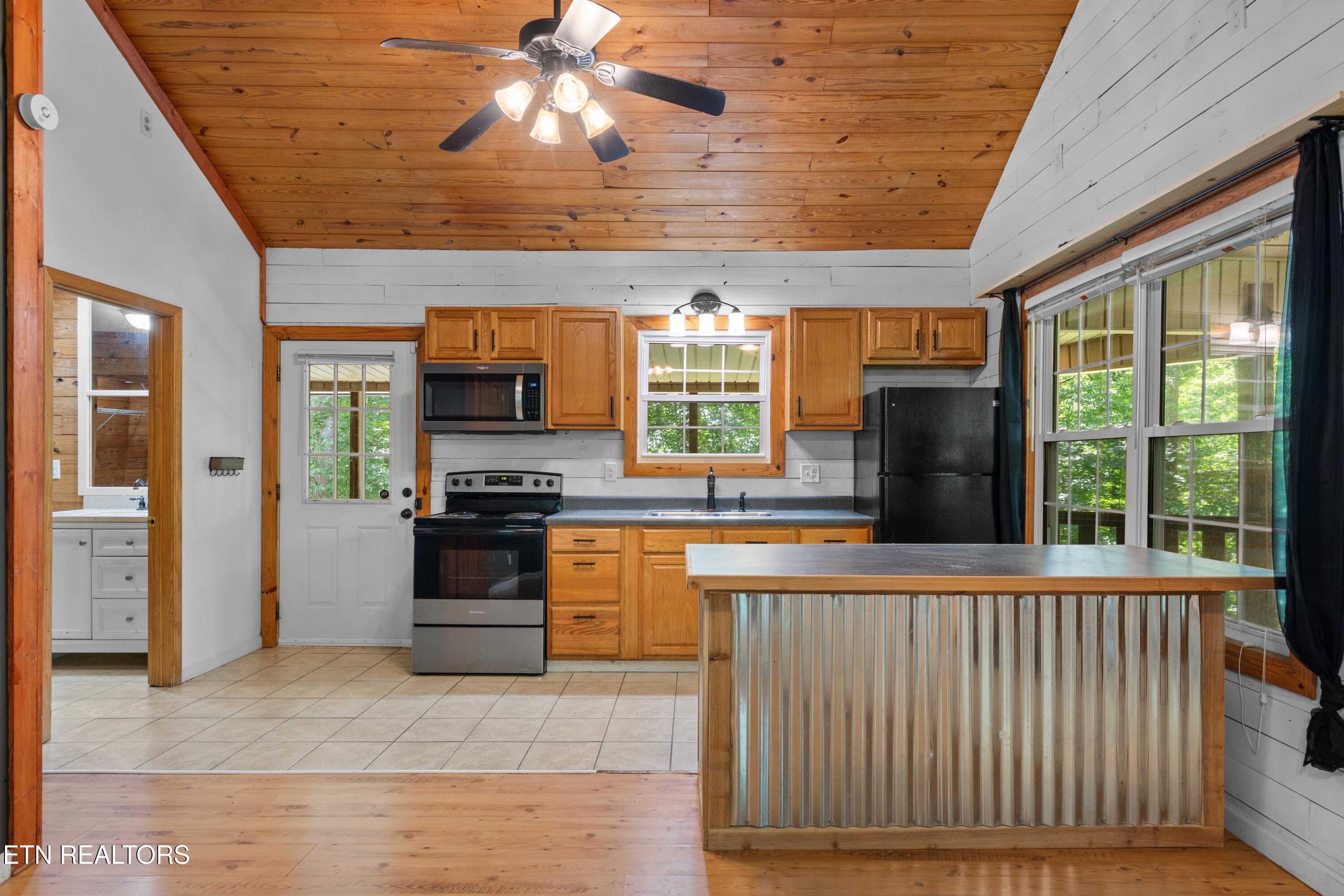 598 Hiawassee View Drive Jacksboro TN 37757
