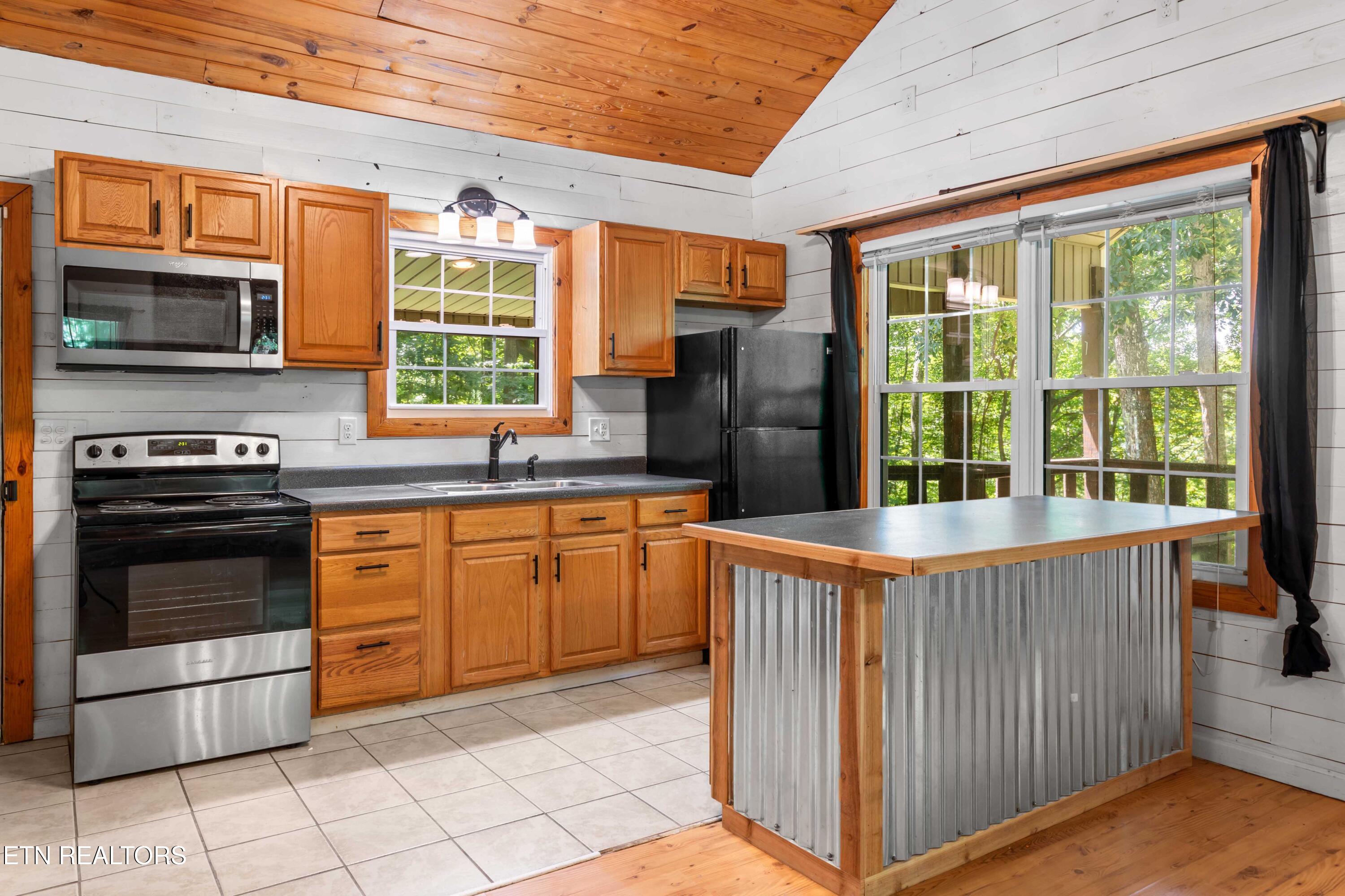 598 Hiawassee View Drive Jacksboro TN 37757