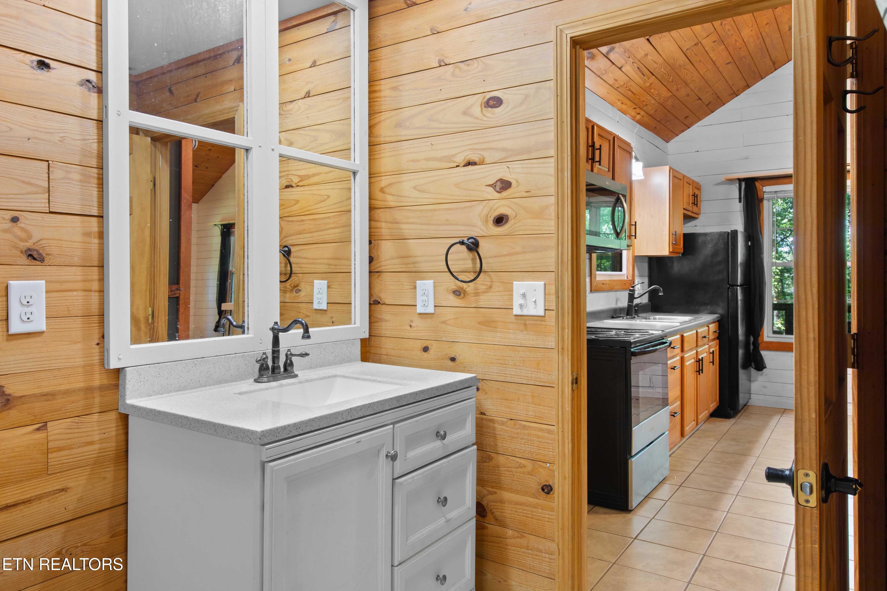 598 Hiawassee View Drive Jacksboro TN 37757