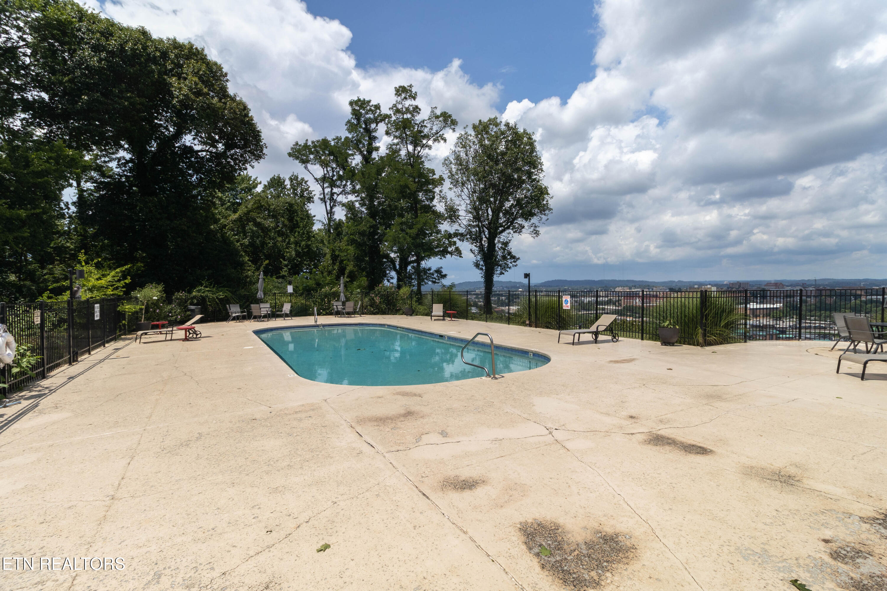 1960 Cherokee Bluff Drive Knoxville TN 37920