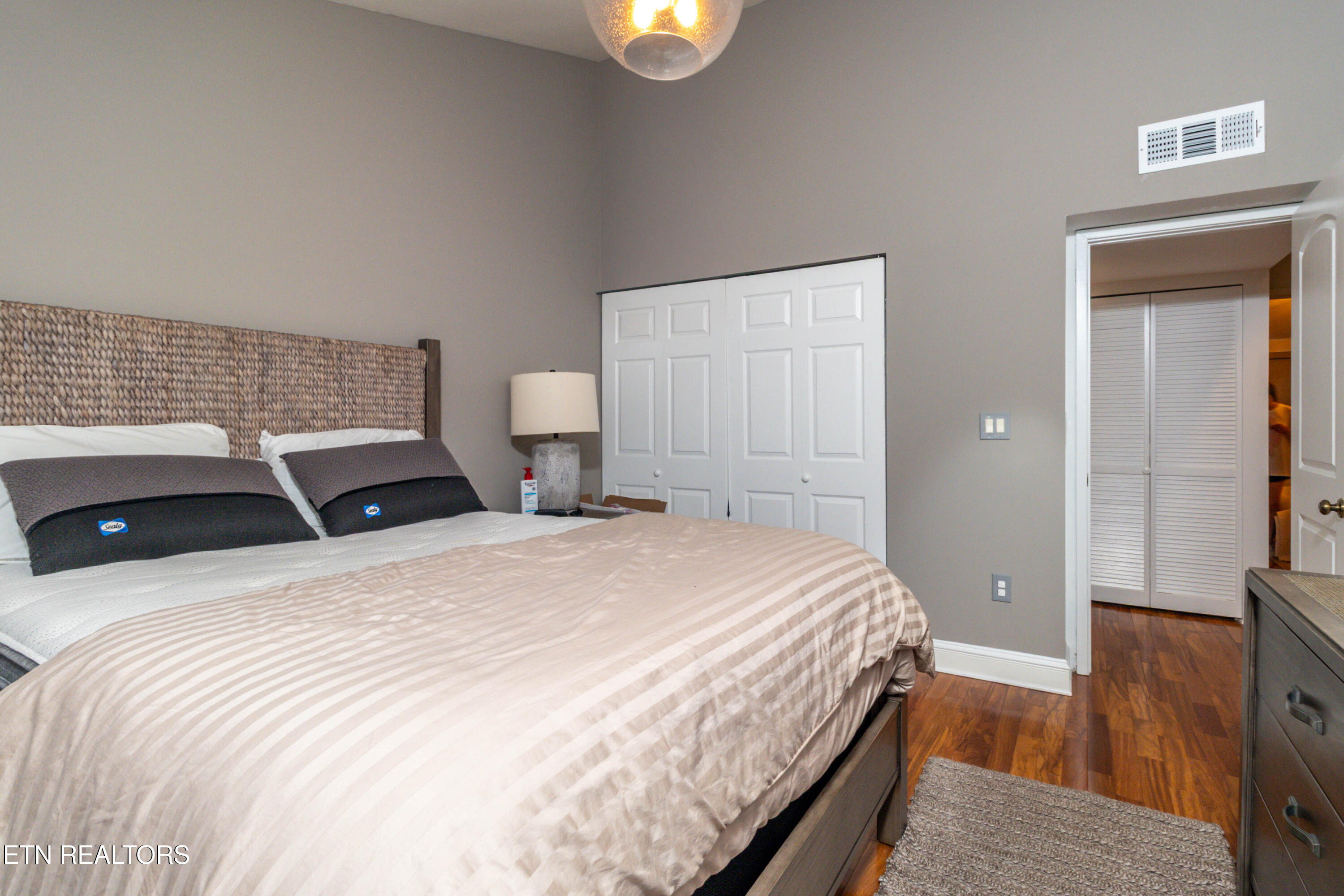 1960 Cherokee Bluff Drive Knoxville TN 37920