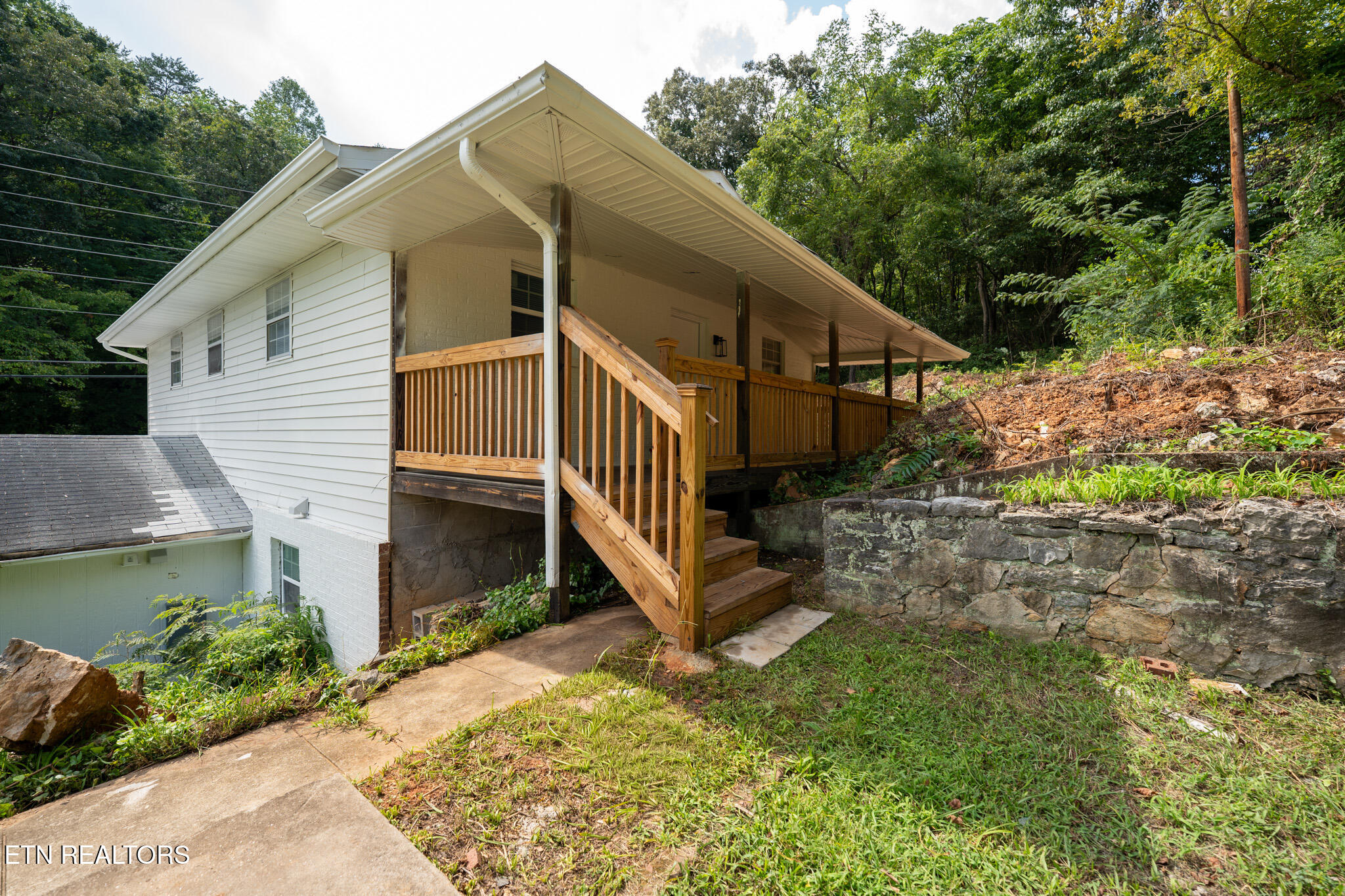 1150 Lake City Highway Clinton TN 37716