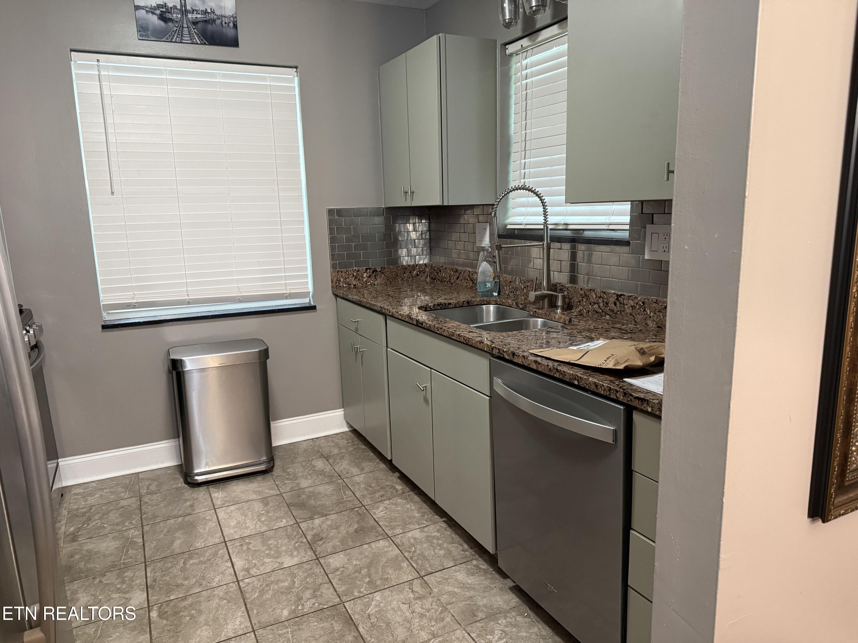 306 Kingston Court Knoxville TN 37919