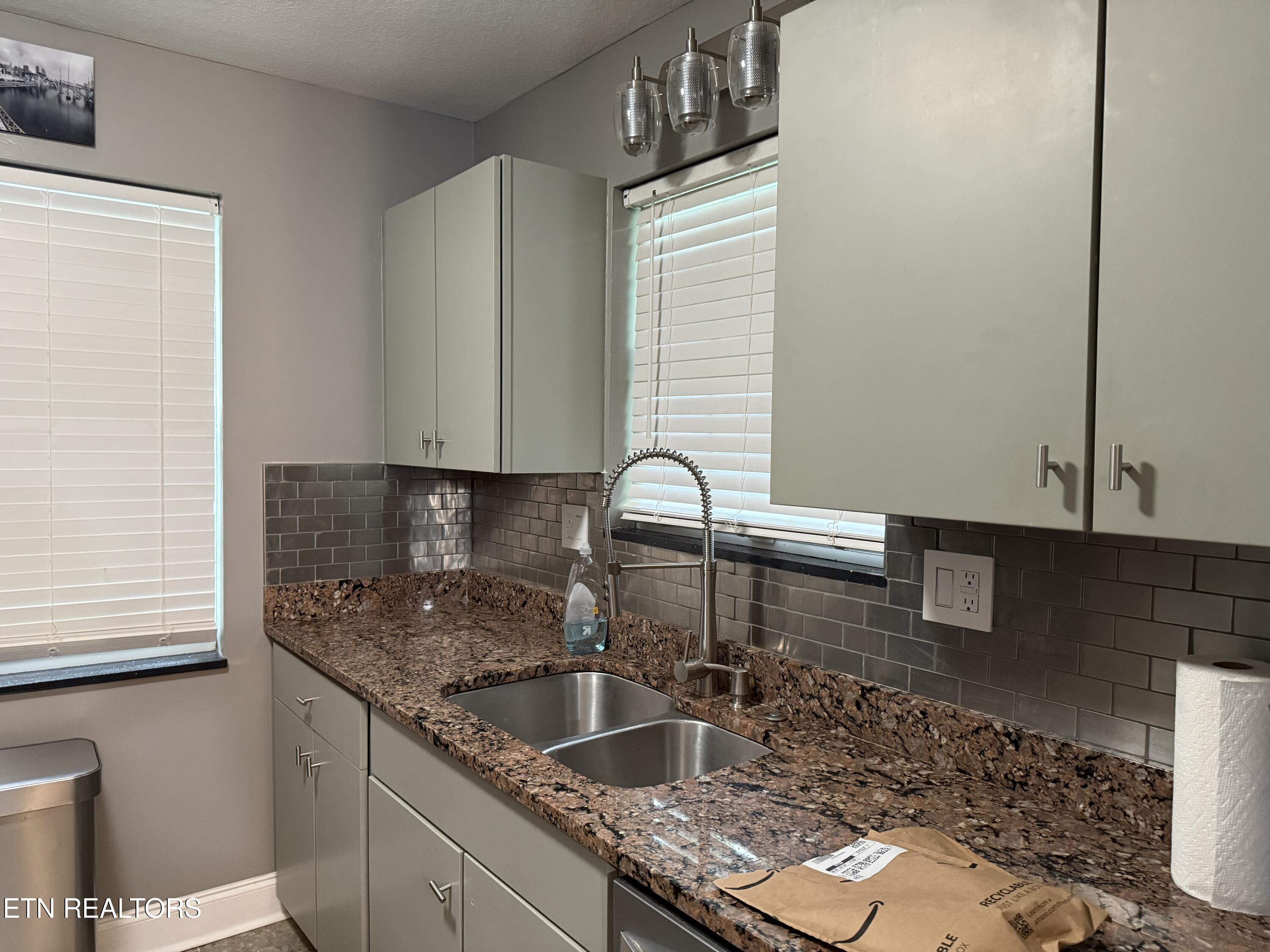 306 Kingston Court Knoxville TN 37919