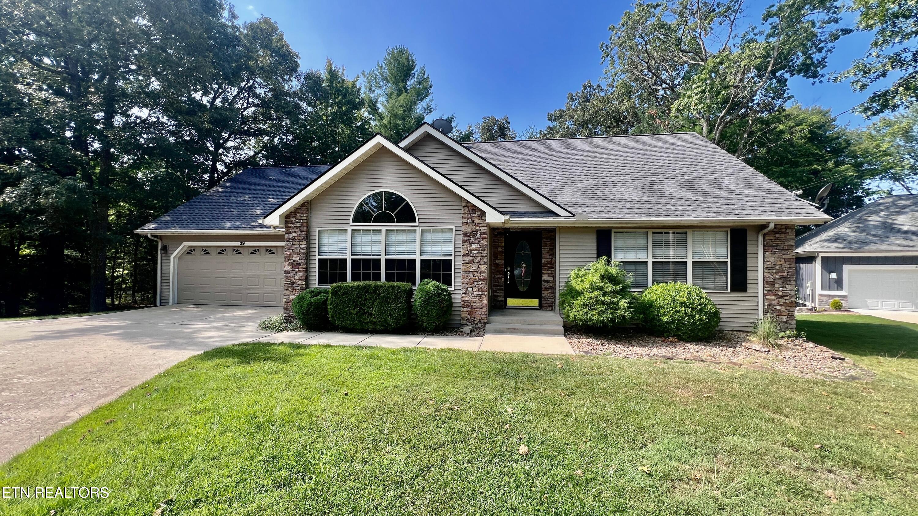 39 Leaf Circle Crossville TN 38558