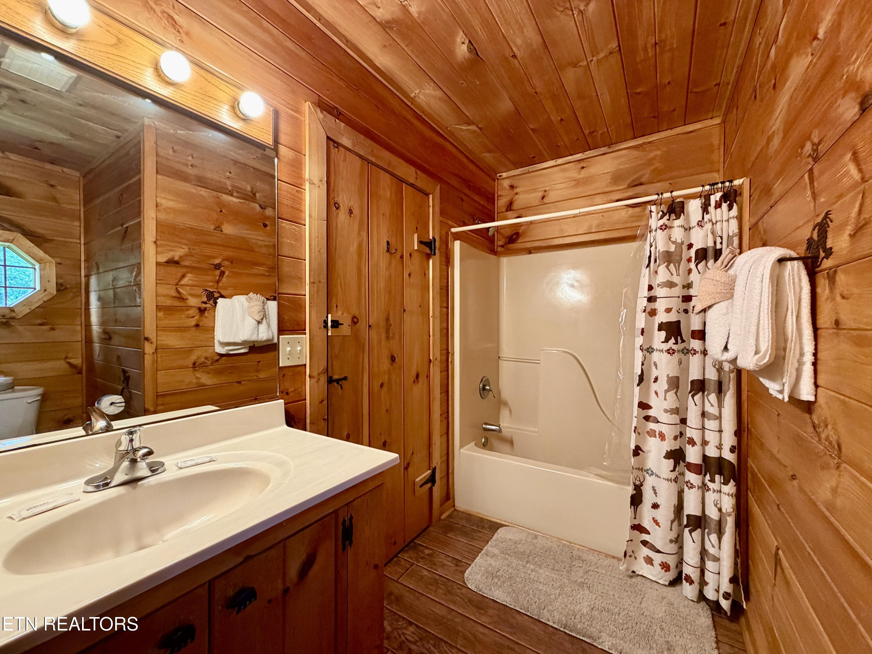 3852 Katelyns Lane Pigeon Forge TN 37876