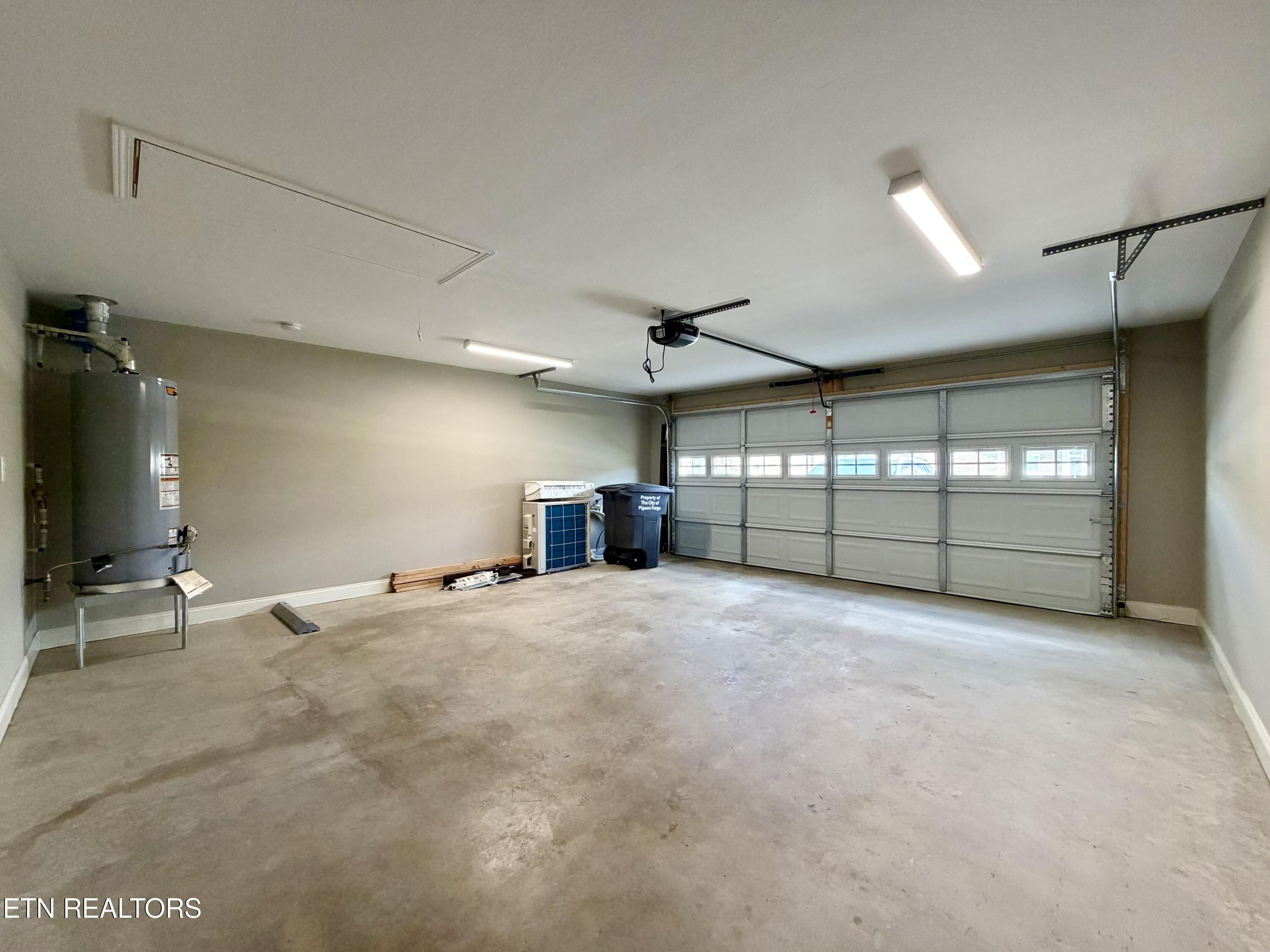 728 Snowflower Circle Pigeon Forge TN 37863