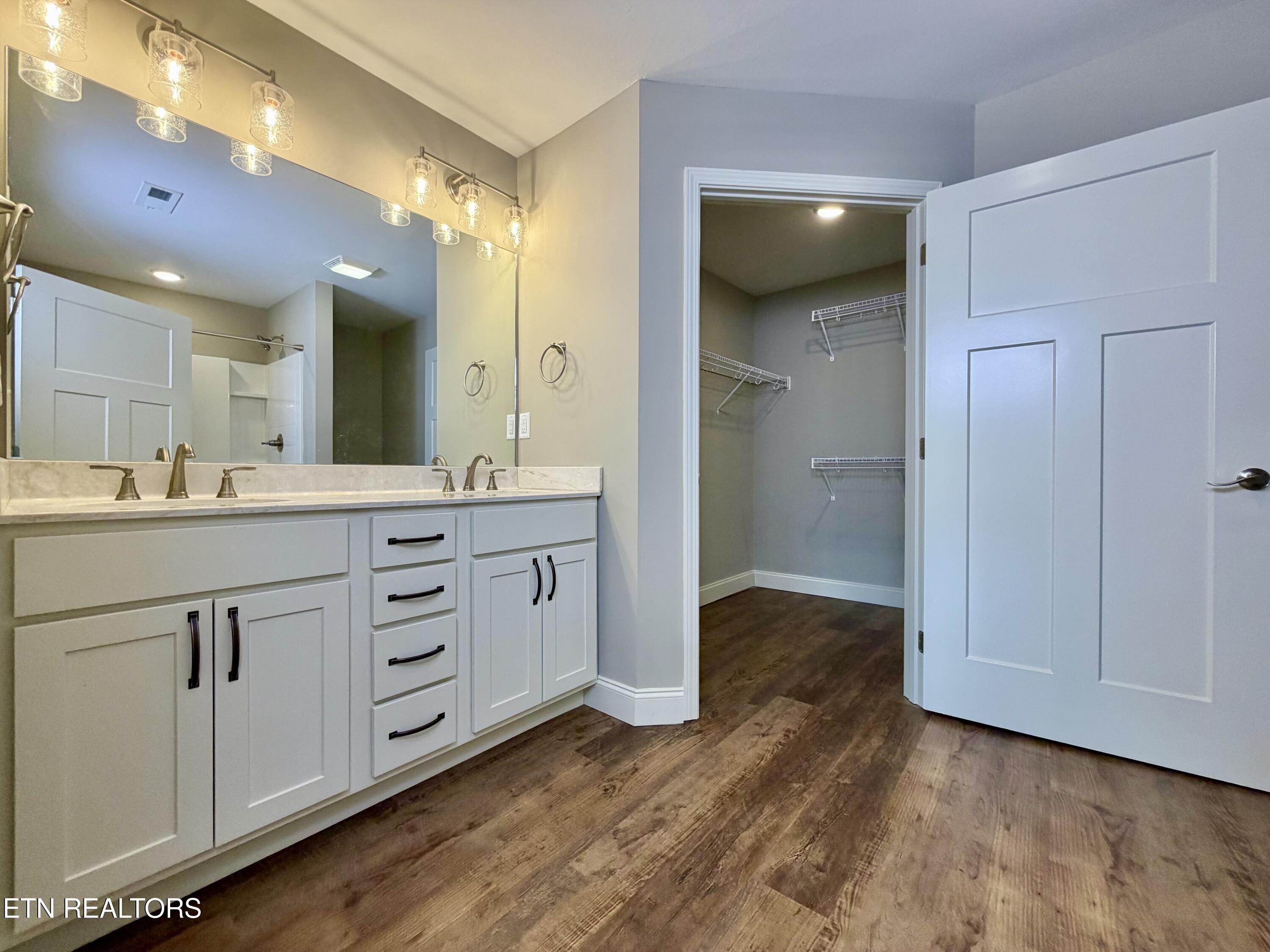 728 Snowflower Circle Pigeon Forge TN 37863